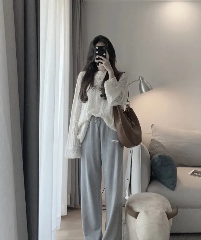 ♻️💯Upper body reference model picture❤️Top tried and true version Balenciaga 21SS BLCG Balenciaga Wave Coke male and female couple star same style pure cotton terry trousers sweatpants casual pants classic and versatile style is here! With these pants, they look perfect no matter what outfit you wear! Get it now! Customized special fabrics, ready-to-wear washable, soft and comfortable to the touch.  460 grams of dust-free sweatshirt fabric, washed and cut. Imported environmentally friendly water glue is added to the garment and washed twice to ensure consistent printing. Customized wash mark. This year's sincere shorts LOGO adopts Japanese Tajima embroidery technology, and the printing is full and meticulous. Color: Black/Grey/White/Blue Size: XS-L P:370