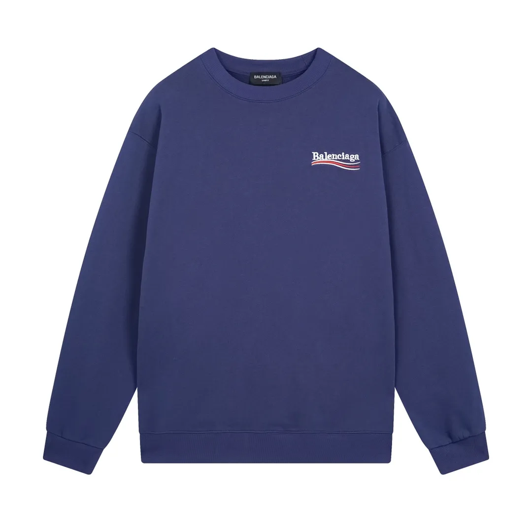 🅿️240 Detailed picture [Top version. Official website quality] BALENCI*GA/Paris #Classic style. Coke embroidered round neck sweatshirt. The fabric is made of Paris ZP custom-woven and dyed cotton sweatshirt. The weight is 450 grams. The cloth surface is clean. The cloth pattern is clear, soft and comfortable. The threads are dyed with no color difference. The classic pattern embroidery uses an imported embroidery machine, and the embroidery thread color is embroidered according to the original color. It is produced according to the pictures in the Jubie market. The letters are clear. The three-dimensional effect is strong. The version adopts the OS loose shoulder version. The same style for men and women. Coding: BL235565 Color: black, white, dark gray, blue, off-white Size: XS S M L