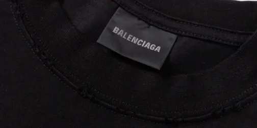[New arrival] The top tested version of BALENCIAGA 23SS with graffiti letters for male and female couples, the same style pure cotton loose short-sleeved T-shirt. Super iconic colorful brand logo printed pattern. It is fresh and comfortable to match with sports shoes. Suitable for shopping and dating. When layered, it will look like a blogger. Low-key and tasteful. The original fabric is 280G, double-ply and double-yarn pure cotton fabric! Threads are custom-woven and dyed, no color difference, no pressure in and out of the counter, through-the-shoulder strapping process, increased washing life of clothes, no deformation, high-version digital printing process, no fading, bright colors, the same style as Internet celebrity stars, regardless of age, body shape, gender, super eye-catching, extremely fashionable, very comfortable to the touch, super texture, fashionable and individual, super versatile and good-looking, a must-have, better for couples Customized collar labels are washed, 100% different from fake versions on the market!  Color: Pink White Black Charcoal Gray Size: XS-L P:260