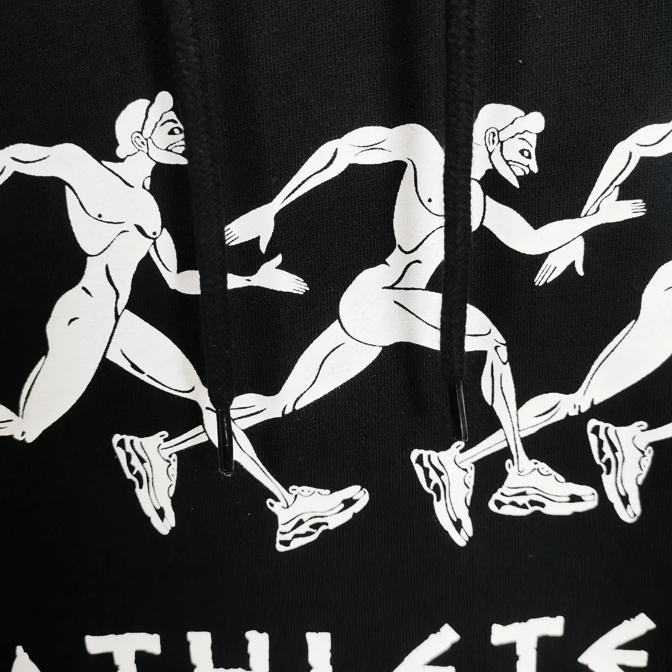 The top tested version of Balenciaga BALENCIAGA running men's running marathon pure cotton loose loose men's and women's couple's same style autumn and winter hoodie hooded sweatshirt. The printing uses imported glue, high covering screen technology, high printing accuracy and no tooth edges. Neat, refreshing, and clear texture. The fabric is made of 480g combed cotton fabric, which is full of drape! Color: Black White Dark Blue Size: XS-L P:450