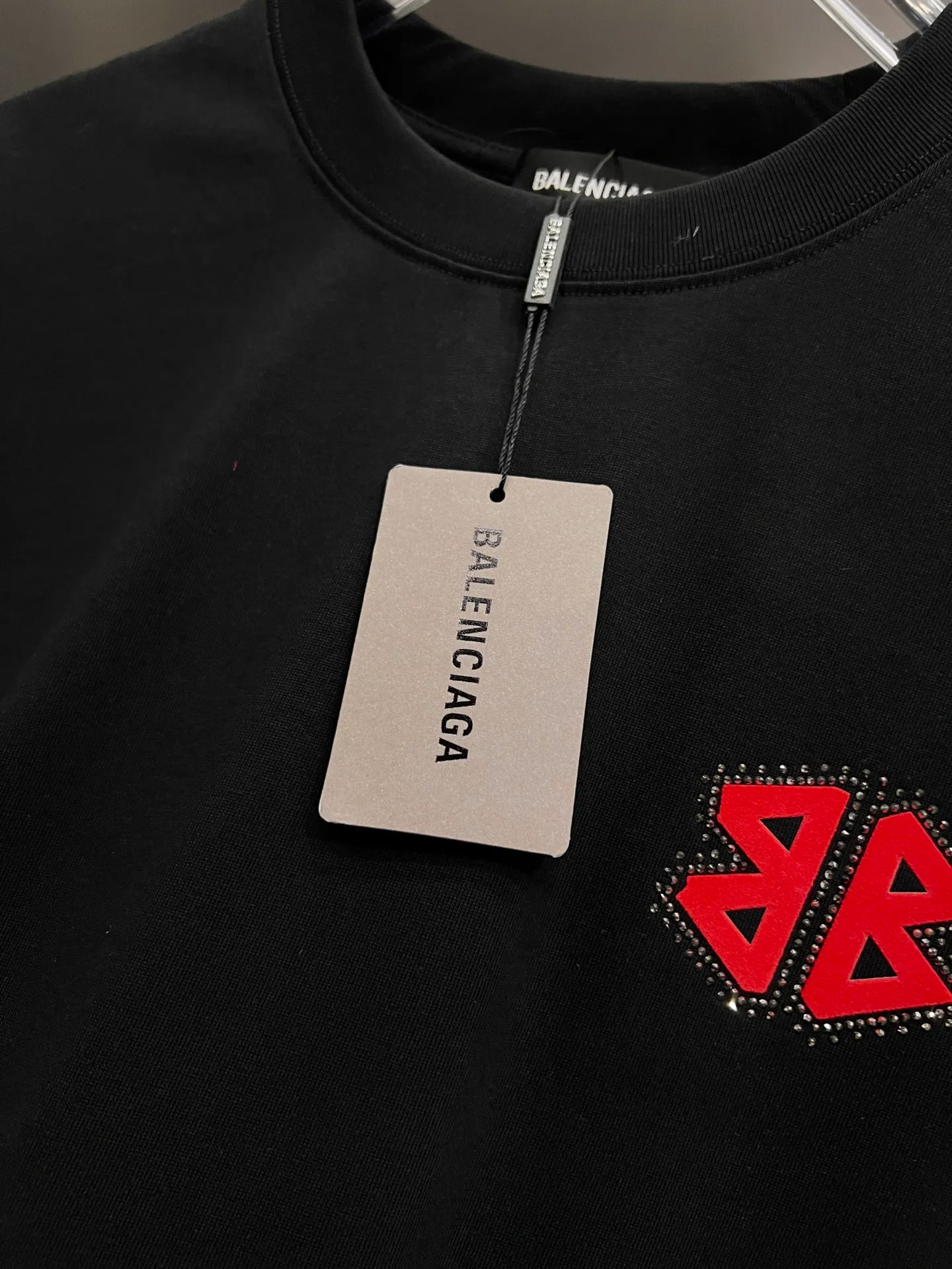 🅿️190 BAL Balenciaga 2025 autumn and winter new short-sleeved T-shirt, classic logo printing + hot diamond process, same style for men and women, loose version, S M L XL XXL, five sizes, color: black, white, Angora red
