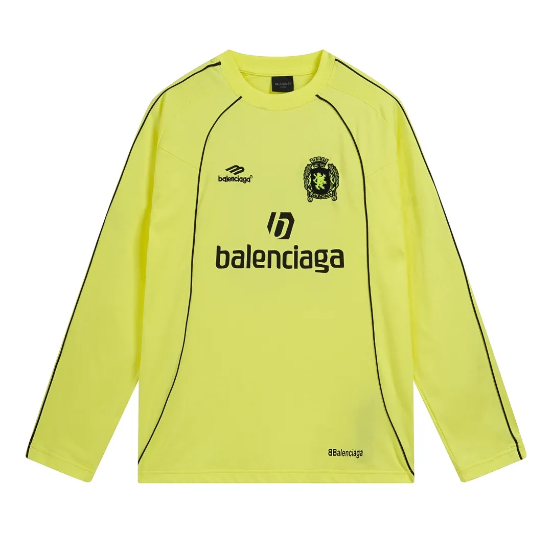 🅿️340 - BALENCI*GA Paris Manchester United co-branded football No. 10 embroidery printed long sleeves, the fabric is made of Paris custom-woven and dyed double-yarn pure cotton fabric. The weight is 280g. The thread is custom-woven and dyed without color difference. The front and rear panels use imported glue screen printing technology + the front and left sleeves use imported Tajima embroidery machine matte light heavy embroidery technology, two high-temperature shaping washes, os dropped shoulders, loose version, same style for men and women! ! -Color: black pink white red fluorescent green -SIZE: XS S M L style number 8606#