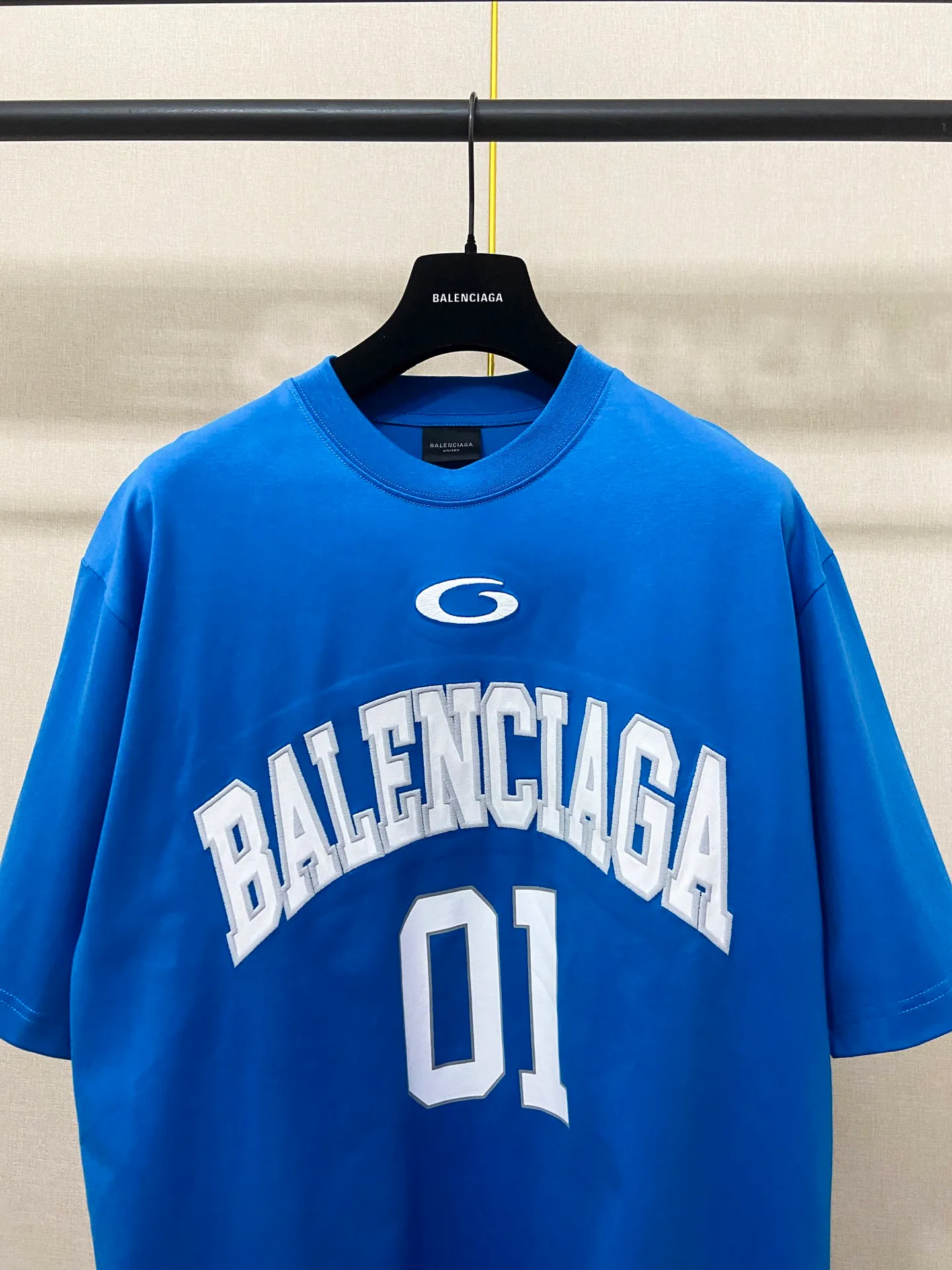🅿️200 9180# Actual photo top version [[BALENCIA*GA] official website quality Paris new basketball jersey embroidered printed short-sleeved T-shirt OS version loose dropped shoulders Unisex style Fabric: 260g 100% cotton double yarn Process: embroidery printing on the front panel Car stamp in the lower left corner Back panel printing Garment washing Shaping Solid color Color: black white blue purple yellow Size: XS S M L