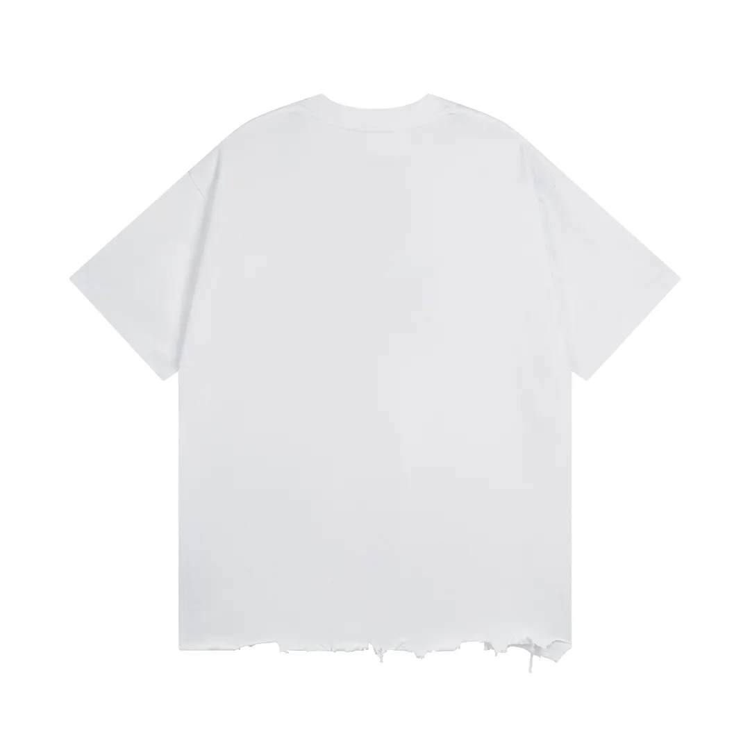 🅿️190 Detailed pictures [Top version. Official website quality] BALENCI*GA/Paris BALENCI*GA#25 Paris new style, classic LOGO print on the front and back, washed and worn, old hem, hand-polished short-sleeved T-shirt. Brick cabinet synchronization. The old and worn ZP is the same, welcome to compare. The fabric is made of Paris ZP custom-woven and dyed 100% cotton double-yarn compact cotton. The weight is 260 grams. The cloth surface is clean. The cloth pattern is clear. Soft and comfortable. Good color fastness. Not easy to change color. The threads are woven and dyed with no color difference. The printing uses imported environmentally friendly glue printing, and the ready-made garments are washed, worn and worn, and the process is extremely heavy. Jubie market makes goods based on pictures. Comparisons welcome. Restore the brick cabinet. The version adopts the OS loose shoulder version. Same style for men and women. Code: BL253652 Color: black, white Size: XS S M L