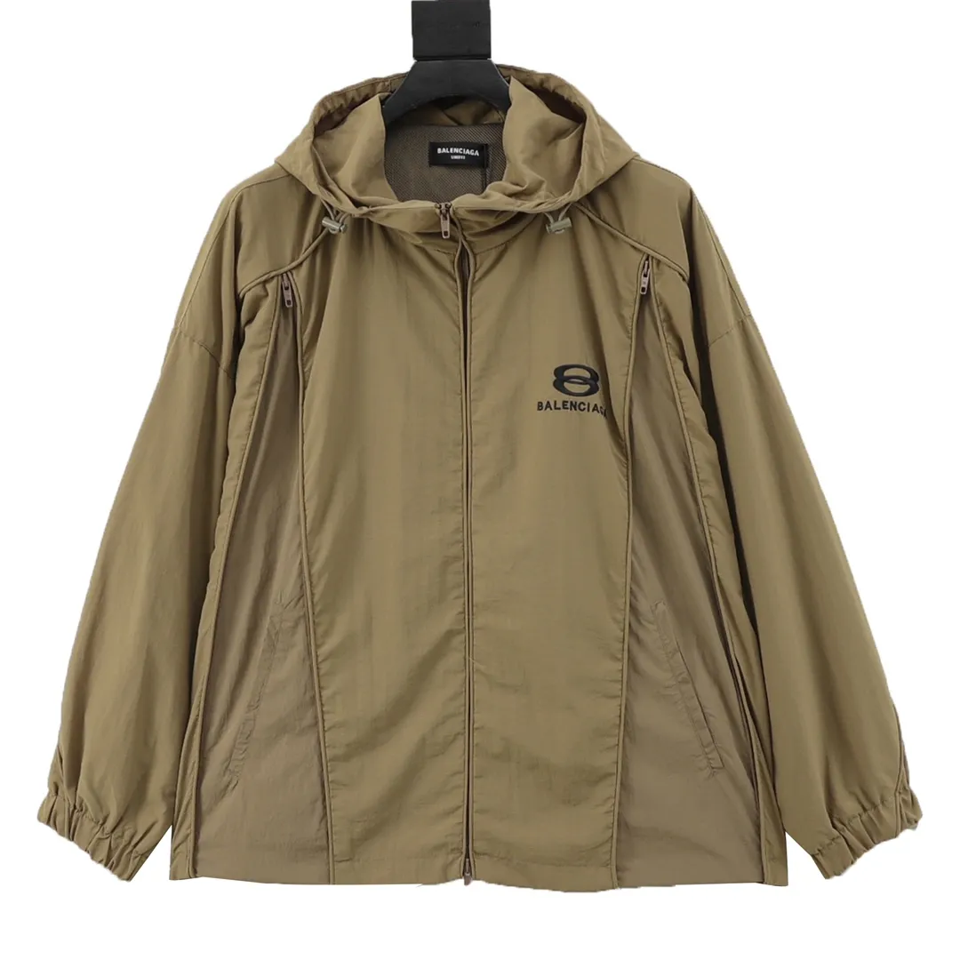 🅿️570 Balenciaga/Balenciaga letter embroidery zipper hooded jacket Embroidery: straight lines, smooth curves; neat stitches, no jagged edges; embroidery surface is flat, silk strands are not skewed; needle spacing is consistent, no bottom is exposed, no overlap; embroidery surface is smooth, without ink marks and other stains. Advanced imported embroidery machines are used to ensure the quality of each customer's logo embroidery. Fabric: Made of 26-count combed cotton + 10-count 100% cotton, with a weight of 140G. The fabric uses high-quality domestic Xinjiang cotton yarn. Xinjiang cotton is recognized as a superior material among domestic cotton. The fabric is woven using the internationally recognized Fukuhara knitting machine. The fabric has clear texture, good resilience, strong wrinkle resistance, good abrasion resistance and breathability. It is close to the skin, not easy to loosen and has a long-lasting wide effect. The fabric has good gloss, strength and wear resistance, small shrinkage and a good skeleton feel. The pure cotton cloth is produced by air flow liquid cylinder. The environmentally friendly dyeing meets the national first-class product requirements. It is not easy to fade and is not prone to creases and claw marks. It can be worn all year round: the sewing machine needle uses No. 9 round-head needles, which will not puncture or break the fibers of the fabric, and the thread density is 3CM/14 needles, which is tight, not loose, and not sparse; the sewing thread uses imported oil-proof treated thread, and there will be no oil stains; the car is an imported car with a silver sword and a knife, which does not eat or leave any cloth. It has a full sense of high brand quality! size：XS-L