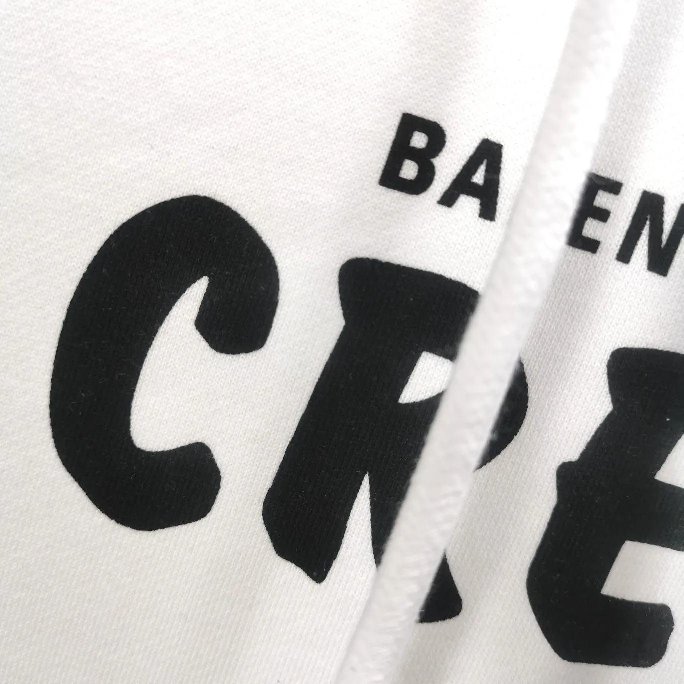 Supplementary details - the top tested version BALENCIAGA Balenciaga CREW staff limited to male and female couples star autumn and winter pure cotton hoodie sweatshirt hooded. As a Balenciaga 20th anniversary employee limited short-sleeve, full of Parisian feelings, highly recommended! ! The letters on the chest are also very simple and elegant, and the shape is super OS. The whole dress has been washed, and the 480g combed cotton terry fabric is very textured and you can touch it! High-definition imported glue and high-coverage screen printing on the chest, the dots are very precise. Color: Peach Pink Lemon Yellow Black White Size: XS-L P:430