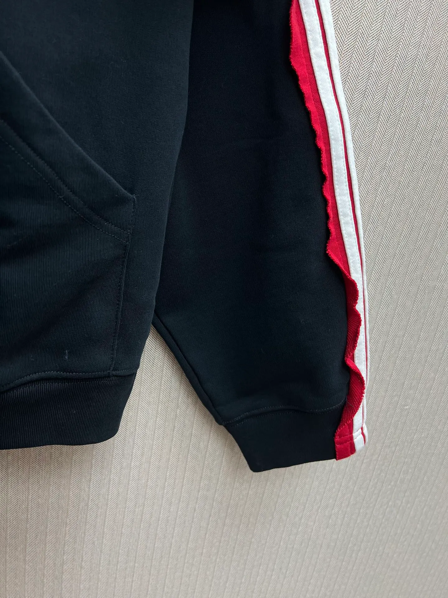🅿️480 Paris 25ss new Unity Sports Icon Hoodie dropped shoulder sleeve hooded sweatshirt loose fit men's black code number: 0.1.2.3.