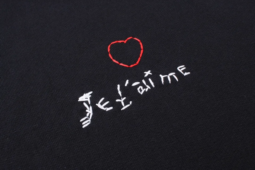 🅿️300 Detailed picture [Top version. Official website quality] BALENCI*GA/Paris BALENCI*GA#Valentine's Day. The latest model limited to Chinese Valentine's Day, love embroidered hooded sweatshirt. Brick cabinet synchronization. The fabric is made of Paris ZP custom-woven and dyed cotton double-yarn David sweatshirt. The weight is 450 grams. The cloth surface is clean. The cloth pattern is clear. Soft and comfortable. The color fastness is good. It is not easy to change color. The threads are woven and dyed with no color difference. The front and back embroidery is embroidered with an embroidery machine imported from Tajima. The effect is three-dimensional, and the version adopts the OS loose off-shoulder version. Same style for men and women. Code: BL238011 Color: washed black. Off-white. Size: XS S M L