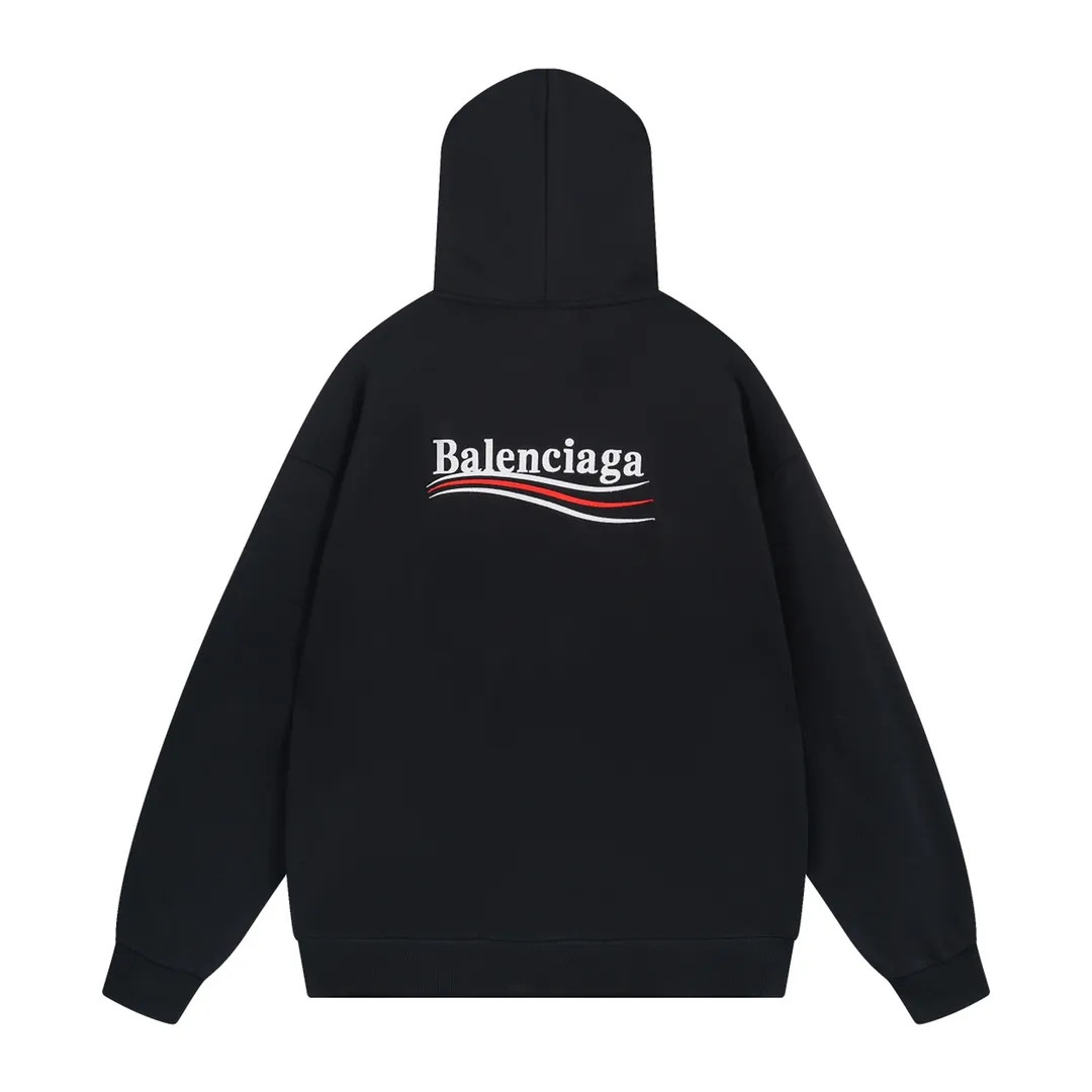 🅿️296 Detailed picture [Top version. Official website quality] BALENCI*GA/Paris. Classic style, #COLA Embroidered Hooded Long-Sleeve Sweatshirt# The fabric is made of Paris ZP custom-woven and dyed cotton terry sweatshirt, with a weight of 450 grams. The cloth surface is clean. The cloth pattern is clear, soft and comfortable. The threads are dyed with no color difference. The classic letter LOGO pattern is embroidered with an imported Tajima embroidery machine. The letters are clear and have a strong three-dimensional effect. Restored brick cabinets. Welcome to compare. The version adopts OS loose shoulder version. Same style for men and women. Code: BL238035 Color: black, white, cement white, dark gray Size: XS S M L