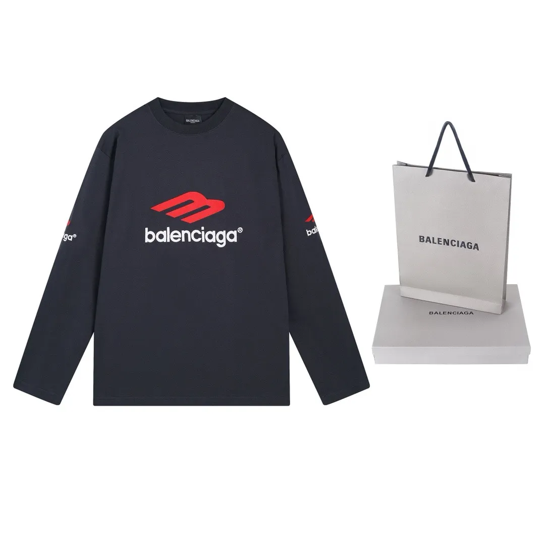 🅿️220 real photos [Top version. Official website quality] BALENCI*GA/Paris BALENCI*GA#2024 latest model, big LOGO icon. Front and back. Embroidered long-sleeved T-shirt on left and right sleeves. Brick cabinet synchronization. Genuine products are developed and developed in the first time. Welcome to compare! The fabric is made of Paris ZP custom-woven and dyed 100% cotton double-yarn compact cotton. The weight is 260 grams. The cloth surface is clean. The cloth pattern is clear. It is soft and comfortable. It has good color fastness and is not easy to change color. The threads are woven and dyed with no color difference. The embroidery is done using imported Tajima embroidery machines. Super 15W needle and thread, three-dimensional effect, clear lines. No burrs and miscellaneous threads, ultra-high craftsmanship embroidery. The version adopts OS loose shoulder design. Same style for men and women. Code: BL225002 Color: dark gray blue, white Size: XS S M L
