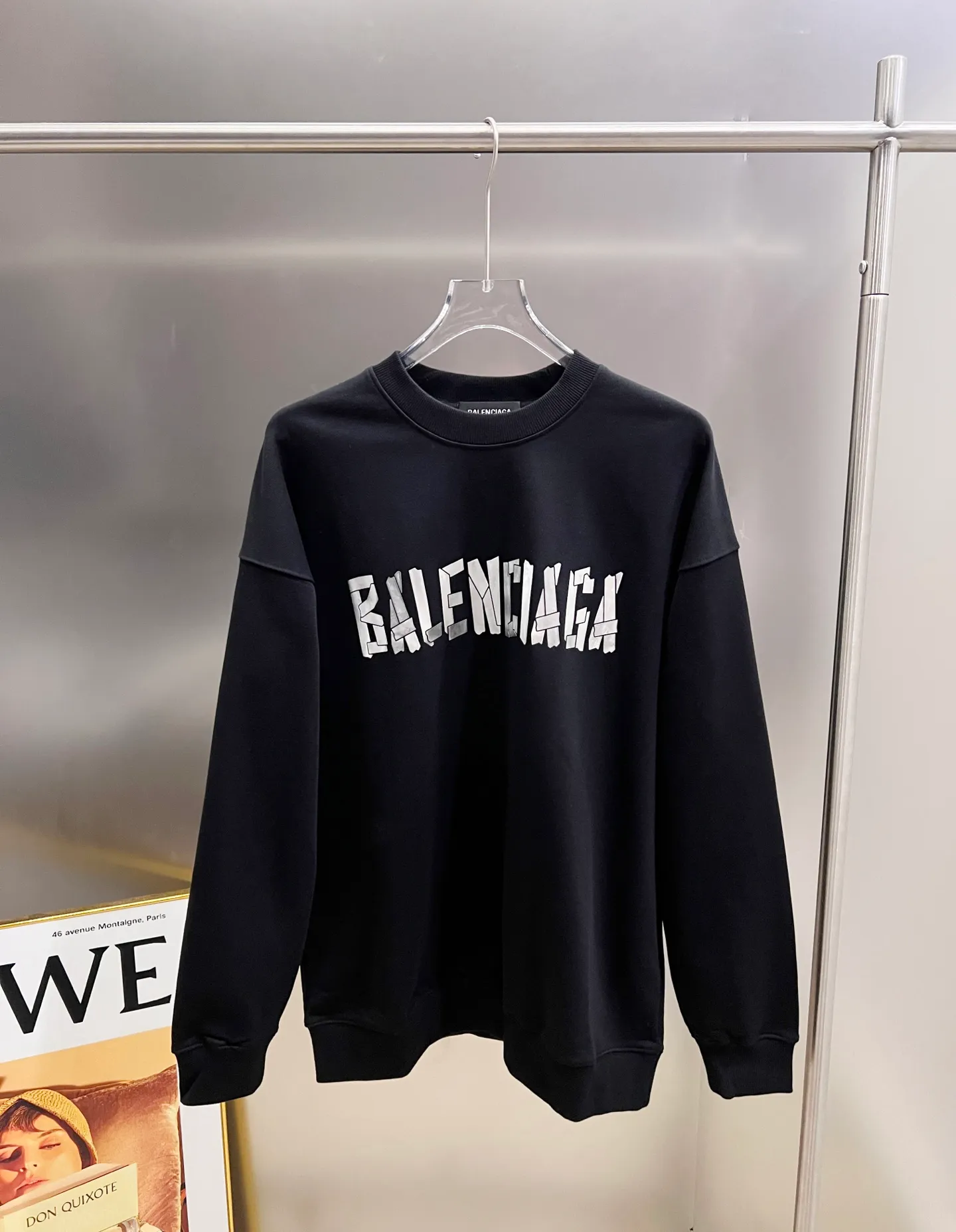 🅿️260 BAL Balenciaga 2025 Autumn and Winter New Style Round Neck Long Sleeve Sweater Classic Letter Laser Printing Technology Uniform Loose Version for Men and Women S M L XL XXL Five Codes Color: Black White