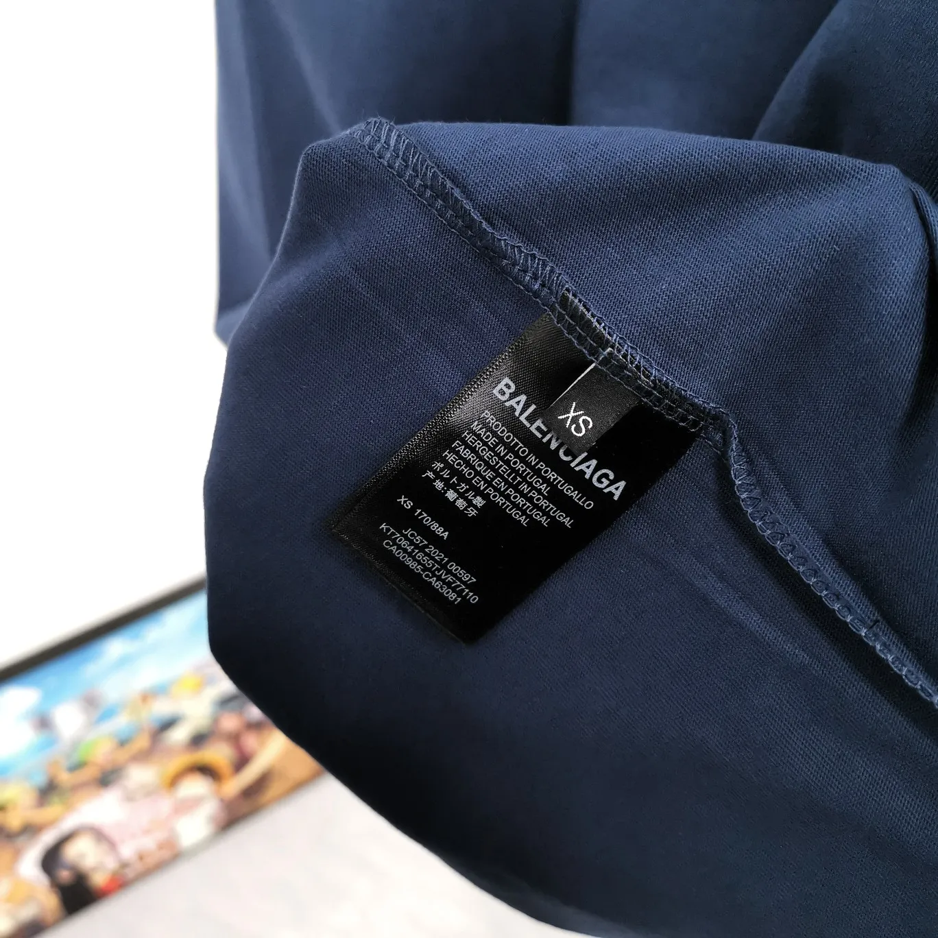 Top tested version BALENCIAGA basic embroidery logo pure cotton loose-fitting trendy brand short-sleeve for men and women. Fabric: 32S 280g super heavy fabric, ready-to-wear washable, soft and comfortable to the touch. Printing: Using Japanese Tajima embroidery technology, the embroidery is accurate, the printing is meticulous and full, and there is no thread skipping. Accessories: Customized full set of BLCG accessories Color: Fluorescent green black gray dark khaki white Size: XS-L P:240