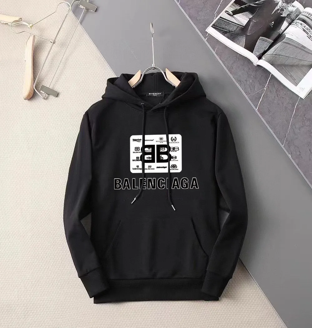 🅿️240 brand [BALENCIAGA] (good news for fat people) 2025ss autumn latest long-sleeved round-neck sweatshirt, available simultaneously on the official website. Refreshing and breathable. Made of top Tencel Roman. Comfortable and soft. 3D three-dimensional clarity. Super fashion sense. Great gift for your own use. Size: M-5XL (can wear up to 220 pounds)