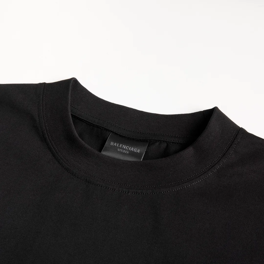 🅿️160 9101# Detailed picture Top version [BALENCIA*GA] Official website quality Paris new classic front and rear reflective printed T-shirt OS version Loose dropped shoulders Unisex style Fabric: 260g 100% cotton double yarn Technology: Front and back reflective printing Garment wash Shaping Solid color Color: Black White Size: XS S M L