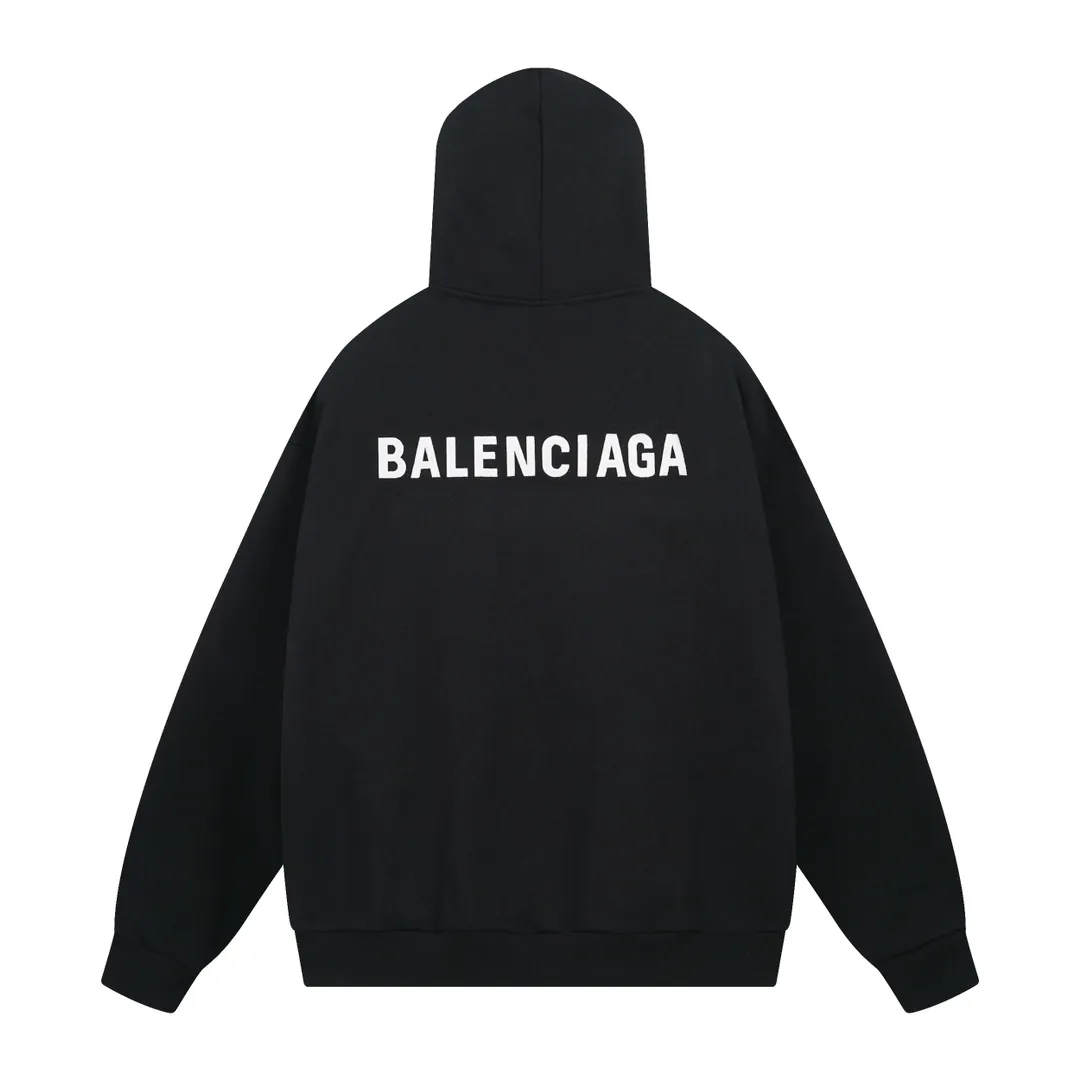 🅿️300 Detailed picture [Top version. Official website quality] BALENCI*GA/Paris#Classic model. Classic LOGO letter embroidered long-sleeved hooded sweatshirt on the front and back. 2024 autumn and winter brick cabinet synchronization.                       The fabric is made of Paris ZP custom-woven and dyed cotton double yarn David coat. The weight is 450 grams. The cloth surface is clean. The cloth pattern is clear, soft and comfortable. The threads are dyed with no color difference. The classic letters are embroidered with an imported Tajima embroidery machine. The letters are clear and the effect is three-dimensional, restoring the brick cabinet. The version adopts the OS loose shoulder style. The same style for men and women. Coding: BL238039 Color: black, ash, purple, khaki, off-white Size: XS S M L