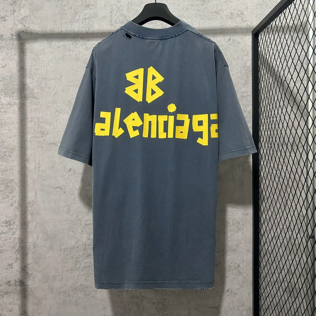 🅿️180 9110# Actual photo top version [[BALENCIA*GA] official website quality Paris new yellow tape bandage digital direct spray short-sleeved T-shirt OS version loose dropped shoulders Unisex style Fabric: 260g 100% pure cotton double yarn Process: front and rear digital direct spray garment wash worn distressed fixed color Color: gray blue white washed blue burgundy green Black silver rose red khaki Size: XS S M L