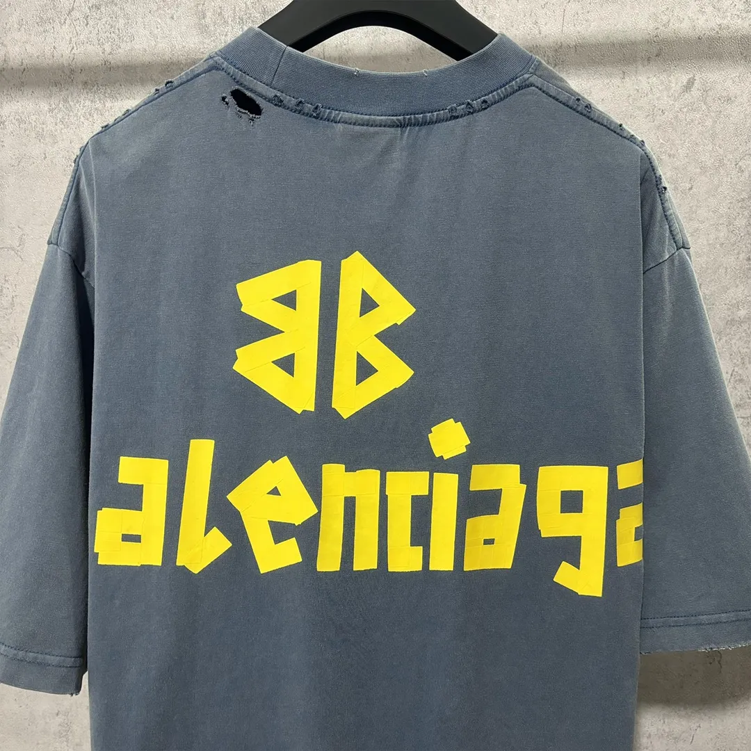 🅿️180 9110# Actual photo top version [[BALENCIA*GA] official website quality Paris new yellow tape bandage digital direct spray short-sleeved T-shirt OS version loose dropped shoulders Unisex style Fabric: 260g 100% pure cotton double yarn Process: front and rear digital direct spray garment wash worn distressed fixed color Color: gray blue white washed blue burgundy green Black silver rose red khaki Size: XS S M L