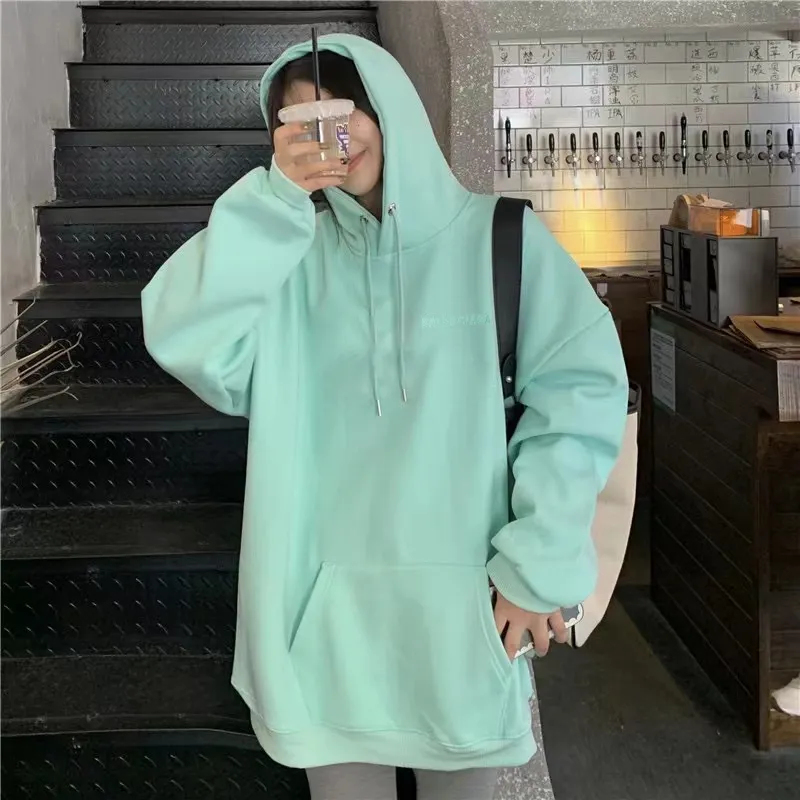 ♻️💯Upper body reference model picture❤️Top version BALENCIAGA large back LOGO basic letters pure cotton loose loose male and female couples same style fashion brand high-end embroidered cotton hoodie hooded sweatshirt The god of simplicity in Paris, a volume sought after by many stars. Lisa’s favorite basic short-sleeved Paris style, which has a very high appearance rate. Wear alone, paired with jeans, shorts, and sweatpants, it's a versatile style. Xiaohongshu, a hot item on INS, a must-have for Paris fans.  Using Tajima embroidery technology imported from Japan, the printing looks very three-dimensional and full, with no threads. Regardless of the size, the front and back letters can be expressed perfectly! The fabric is made of 460g pure cotton combed terry fabric!  A complete set of customized tags, collar tags, washed, plastic bags, and most importantly, a complete set of bags, tag codes, and codes are all authentic.  Color: mint green dark brown Size: XS-L P:450