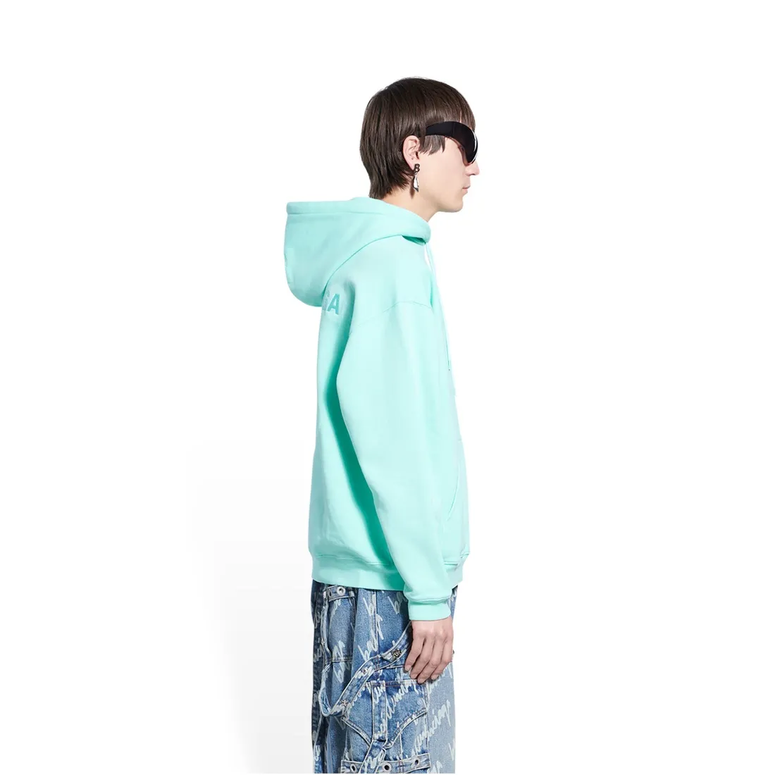 ♻️💯Upper body reference model picture❤️Top version BALENCIAGA large back LOGO basic letters pure cotton loose loose male and female couples same style fashion brand high-end embroidered cotton hoodie hooded sweatshirt The god of simplicity in Paris, a volume sought after by many stars. Lisa’s favorite basic short-sleeved Paris style, which has a very high appearance rate. Wear alone, paired with jeans, shorts, and sweatpants, it's a versatile style. Xiaohongshu, a hot item on INS, a must-have for Paris fans.  Using Tajima embroidery technology imported from Japan, the printing looks very three-dimensional and full, with no threads. Regardless of the size, the front and back letters can be expressed perfectly! The fabric is made of 460g pure cotton combed terry fabric!  A complete set of customized tags, collar tags, washed, plastic bags, and most importantly, a complete set of bags, tag codes, and codes are all authentic.  Color: mint green dark brown Size: XS-L P:450