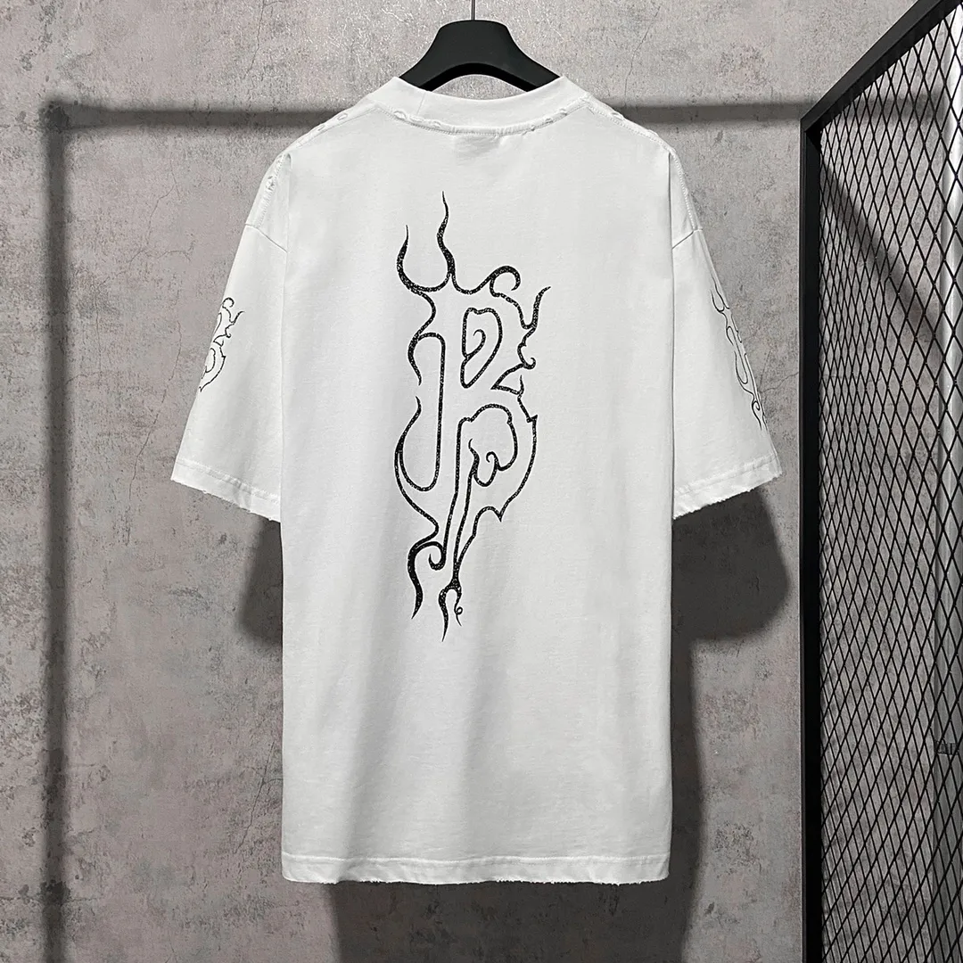 🅿️160 9123# Detailed picture Top version [[BALENCIA*GA] official website quality Paris new flame letters Sanskrit thunder LOGO destruction short-sleeved T-shirt OS version loose dropped shoulders Unisex style Fabric: 260 grams 100% cotton double yarn Technology: front and rear left and right sleeve printing Garment wash worn distressed fixed color Color: white Size: XS S M L