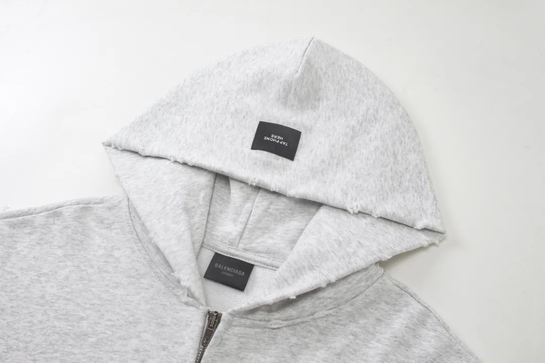 🅿️400 detailed picture [Top version. Official website quality] BALENCI*GA/Paris. 2024 latest global limited edition. BALENCIAGA joins forces with Archive to create a hooded sweatshirt. Crack printing is washed and worn, over-heavy craftsmanship, and brick cabinets are synchronized. ⚠️Distinguish the market currency, genuine development, worn. The hand-painted is consistent with ZP, and the printing uses imported cracking environmentally friendly glue. The garments are washed, worn and worn. The whole piece is designed with heavy craftsmanship. Comparisons welcome. The version adopts OS loose shoulder design. Same style for men and women. Code: BL238808 Color: black, gray and white. Size: XS S M L