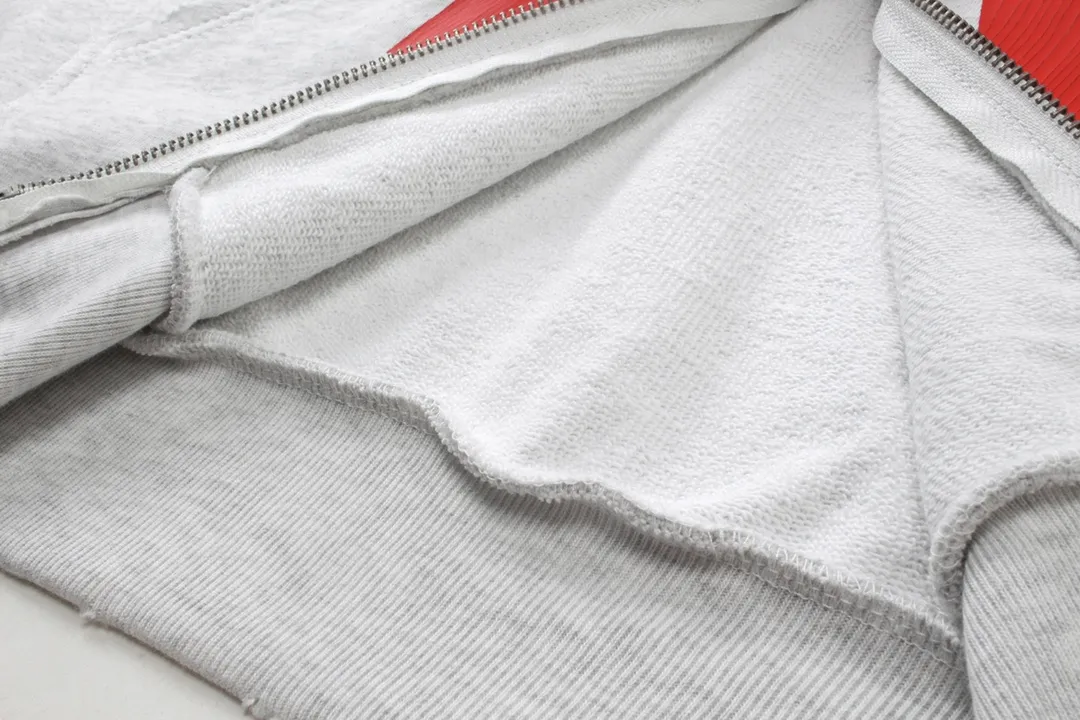 🅿️400 detailed picture [Top version. Official website quality] BALENCI*GA/Paris. 2024 latest global limited edition. BALENCIAGA joins forces with Archive to create a hooded sweatshirt. Crack printing is washed and worn, over-heavy craftsmanship, and brick cabinets are synchronized. ⚠️Distinguish the market currency, genuine development, worn. The hand-painted is consistent with ZP, and the printing uses imported cracking environmentally friendly glue. The garments are washed, worn and worn. The whole piece is designed with heavy craftsmanship. Comparisons welcome. The version adopts OS loose shoulder design. Same style for men and women. Code: BL238808 Color: black, gray and white. Size: XS S M L