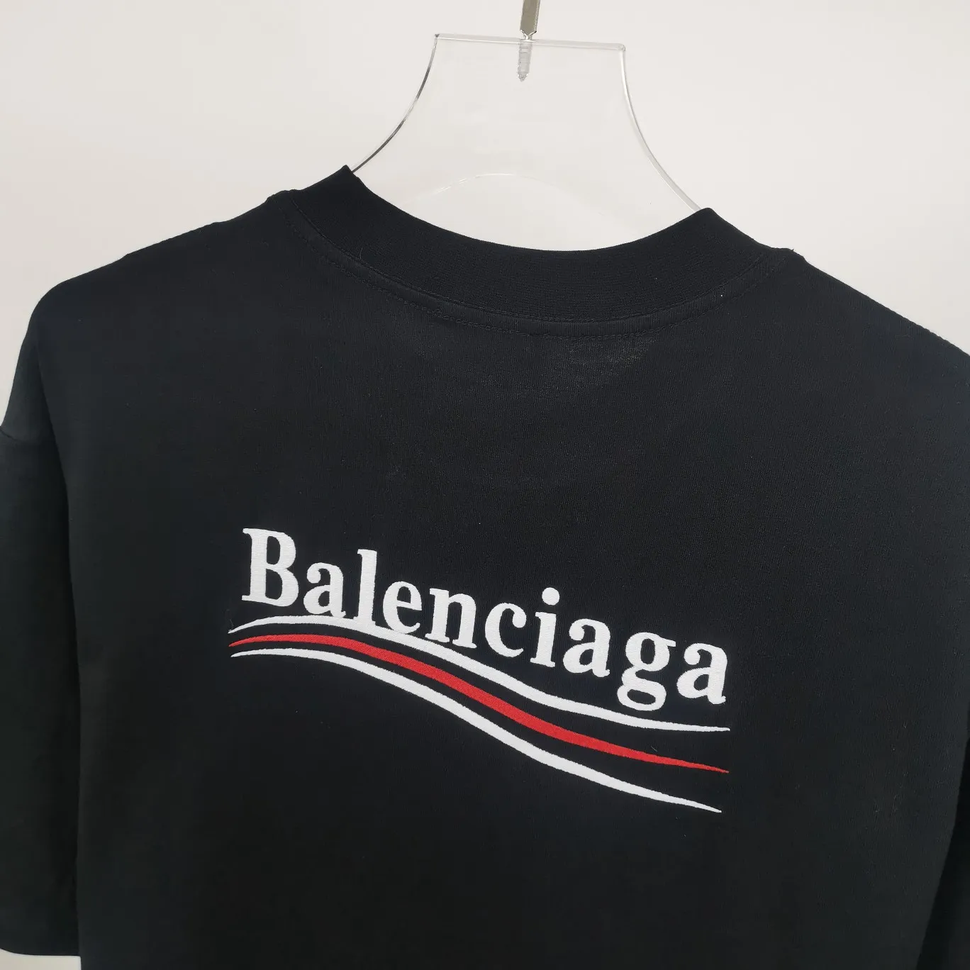[New arrival] The top tested version of Balenciaga BALENCIAGA Cola Malone embroidery printed male and female couple star same style short-sleeved T-shirt in three colors, guaranteed to be the same as the original fabric, no color difference! Customized dyeing in a package! INS, Xiaohongshu’s popular style, classics that never fade away! The king of orders in Spain, the fried chicken is highly recommended! 32S 280g pure cotton double yarn fabric, comfortable and wide! Full of drape! The printing uses Tajima embroidery machine imported from Japan, which is known as the fighter among embroidery machines. The embroidery is meticulous, with no threads or skipped threads, the printing and embroidery are full and fine, and the letter spacing is consistent with ZP! Wearing it gives you full confidence and peace of mind! The labels and washes are all correct! On behalf of G at the same level! Consistent packaging at the counter!  Size: XS-L Color: Beige, taro purple, active gray, light hemp gray, black P:260