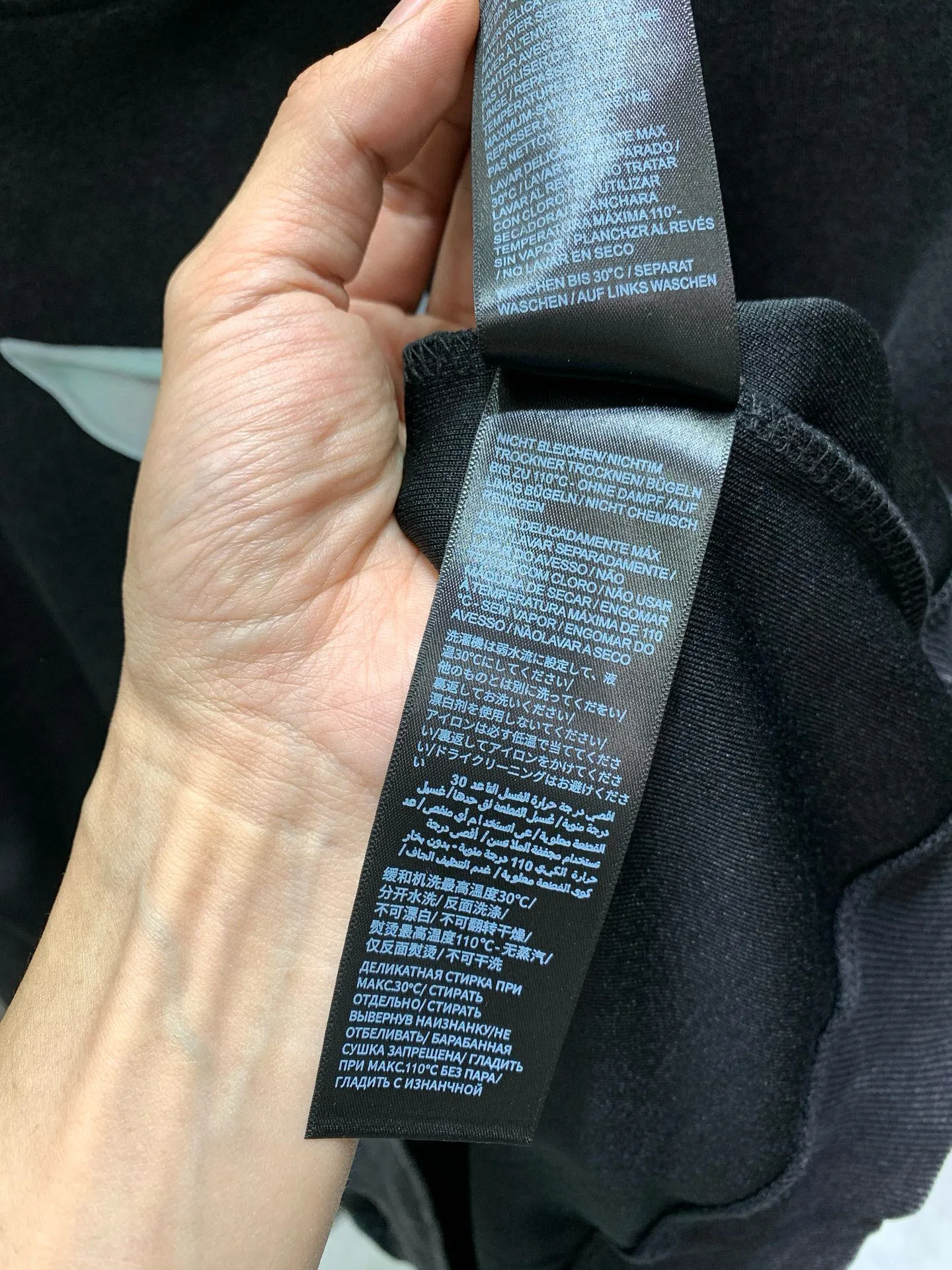 🅿️310 🀄️, Balenciaga Balenciaga 𝐁A𝐋EN𝐂IA𝐆A Balenciaga Baby Yoda distressed washed hoodie sweatshirt 100% cotton Weight 400g double yarn 32 counts - synchronized #The highest version on the market original development Custom-woven fabric technology washing treatment Full of thick texture Differentiated from market products Highly restored Washing effect Original mold opening Imported Kornit machine digital white ink printing is used. Each printing is aligned neatly without burrs. The front plate is hand-printed. Precision mesh production screen. Imported environmentally friendly slurry scraping. The letters are clearly restored. The letter spacing is the same as the original version. Highly restored. 25ss latest model. Hot-selling model on the market. Same style for men and women.