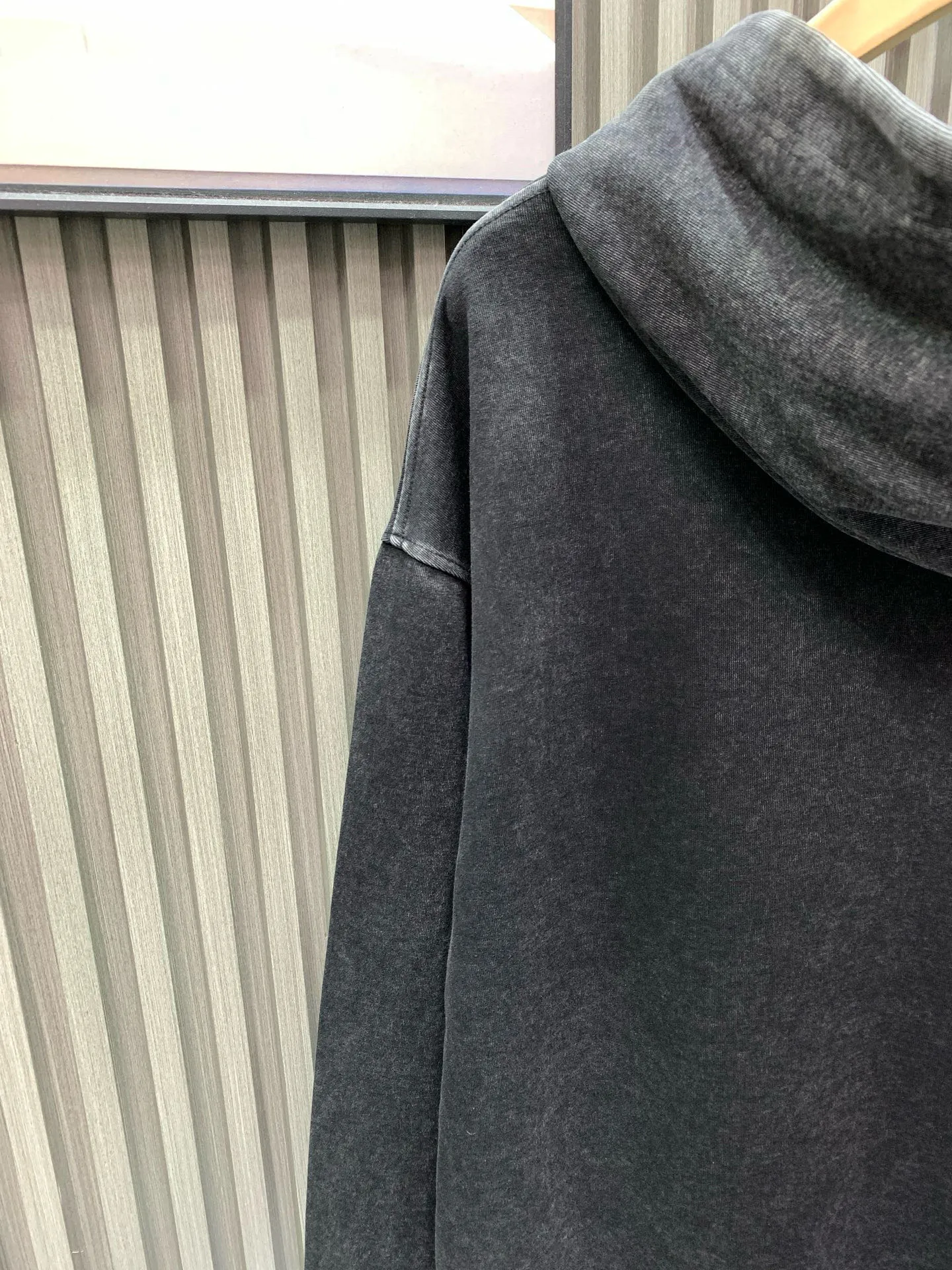 🅿️310 🀄️, Balenciaga Balenciaga 𝐁A𝐋EN𝐂IA𝐆A Balenciaga Baby Yoda distressed washed hoodie sweatshirt 100% cotton Weight 400g double yarn 32 counts - synchronized #The highest version on the market original development Custom-woven fabric technology washing treatment Full of thick texture Differentiated from market products Highly restored Washing effect Original mold opening Imported Kornit machine digital white ink printing is used. Each printing is aligned neatly without burrs. The front plate is hand-printed. Precision mesh production screen. Imported environmentally friendly slurry scraping. The letters are clearly restored. The letter spacing is the same as the original version. Highly restored. 25ss latest model. Hot-selling model on the market. Same style for men and women.