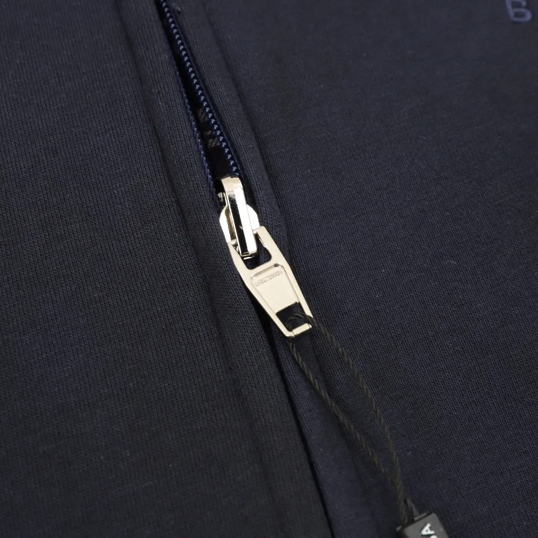 🅿️570 Balenciaga/Balenciaga plaid patch letter zipper jacket is made of customized matt Taslan professional fabric, with three-proof coating process, Teflon anti-fouling treatment, anti-oil stain and easy to clean, polyester high-density bird's eye mesh lining, three-dimensional circulation breathable structure, quick moisture export, anti-static treatment, more comfortable to wear in autumn and winter, imported environmentally friendly glue screen printing, customized hardware zipper double puller LOGO, customized accessories three labels Size: XS-L