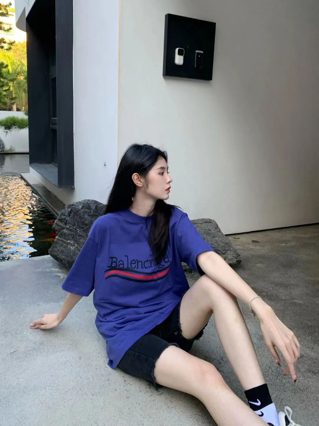 ♻️💯Refer to the model picture for the upper body❤️The top tested version BALENCIAGA 23SS Balenciaga 23SS male and female couple star's same style pure cotton loose Cola Malone graffiti ripped short-sleeved T-shirt. Customized 1:1 colorless dyeing fabric. Matched thread. Double enzyme garment wash to ensure durability and washability and not easy to deform. Imported machine water-based ink printing, delicate printing, like graffiti. Purely hand-washed, polished and aged! Comparable to yb, the quality is very different from the market version. If you know the goods, please compare. The fabric is made of 280g double-ply double-yarn plain cotton loose fabric. It feels smooth, loose, breathable and full of drape.  Color: Yellow Blue Size: XS-L P:270
