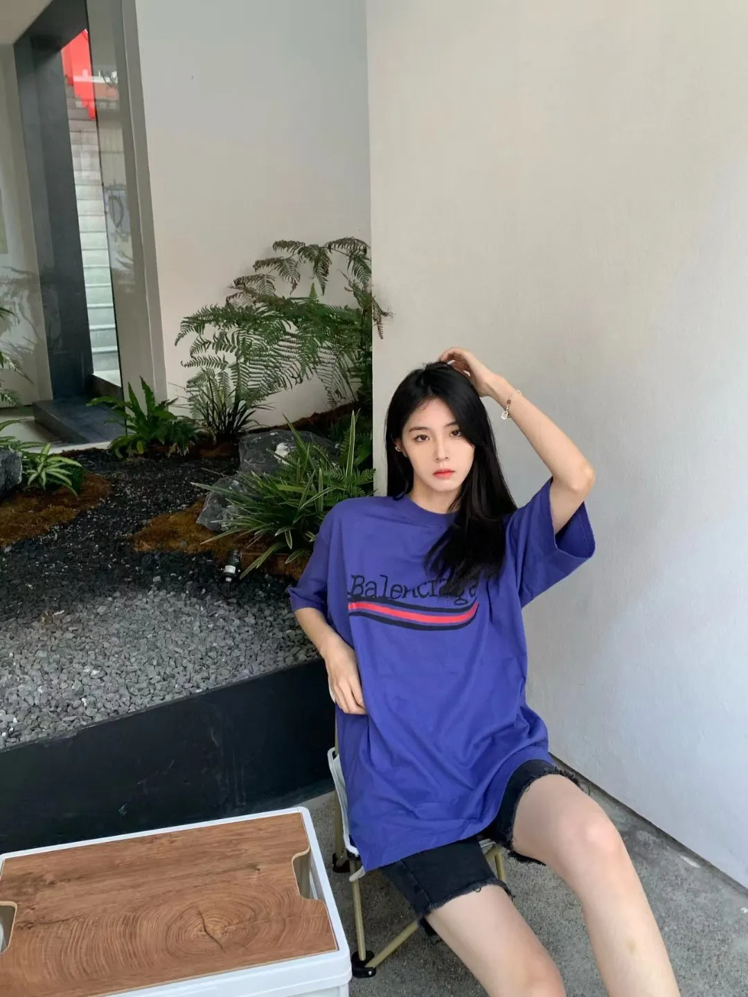 ♻️💯Refer to the model picture for the upper body❤️The top tested version BALENCIAGA 23SS Balenciaga 23SS male and female couple star's same style pure cotton loose Cola Malone graffiti ripped short-sleeved T-shirt. Customized 1:1 colorless dyeing fabric. Matched thread. Double enzyme garment wash to ensure durability and washability and not easy to deform. Imported machine water-based ink printing, delicate printing, like graffiti. Purely hand-washed, polished and aged! Comparable to yb, the quality is very different from the market version. If you know the goods, please compare. The fabric is made of 280g double-ply double-yarn plain cotton loose fabric. It feels smooth, loose, breathable and full of drape.  Color: Yellow Blue Size: XS-L P:270