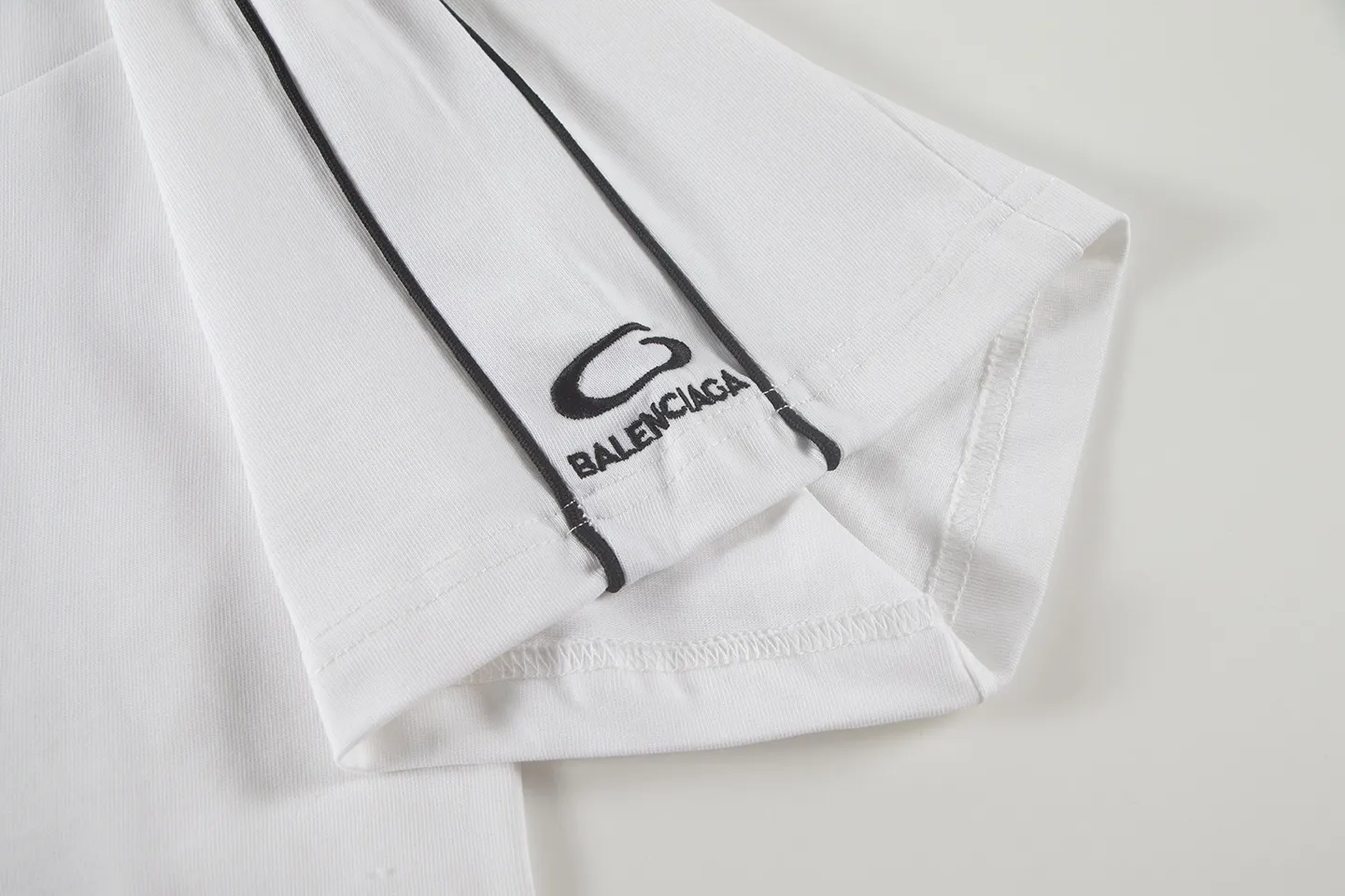 🅿️200 Balenciaga 2026 new T-shirt jersey Material: Made of high version 300g double yarn combed cotton Size: S M L XL Color: black and white Style number: W888
