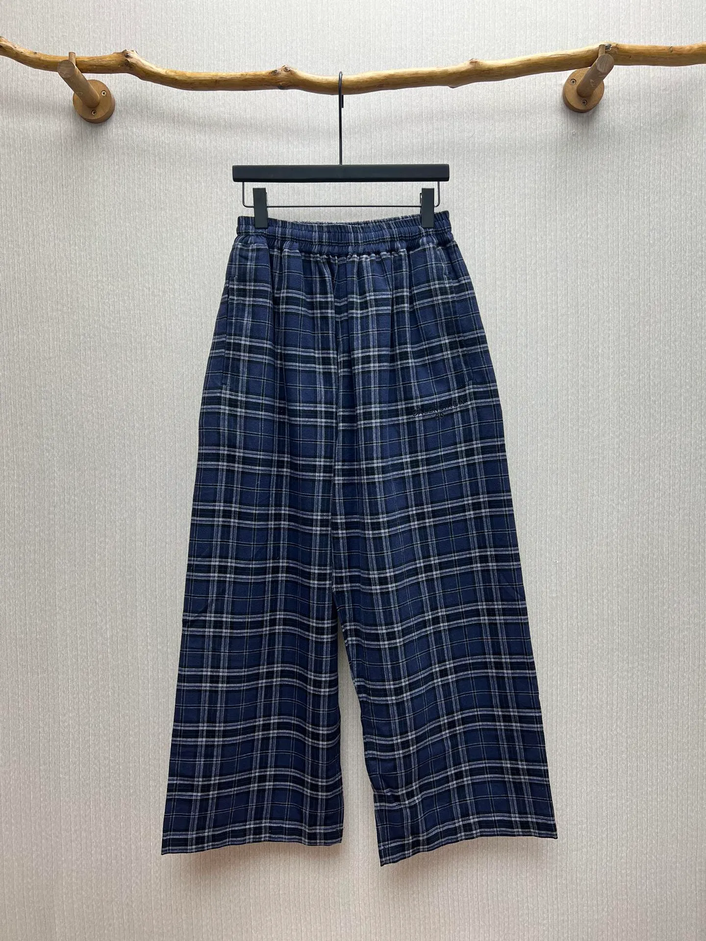 🅿️500 Paris 25ss new BAGGY trousers Navy blue and gray plaid flannel Baggy trousers High version Size: S.M.L.