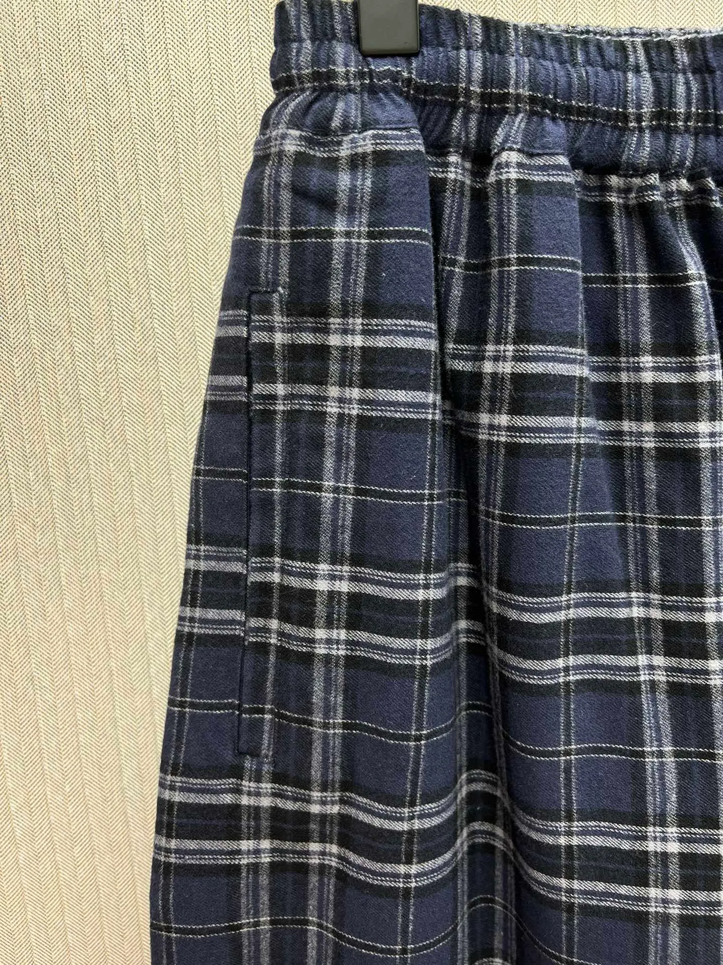 🅿️500 Paris 25ss new BAGGY trousers Navy blue and gray plaid flannel Baggy trousers High version Size: S.M.L.