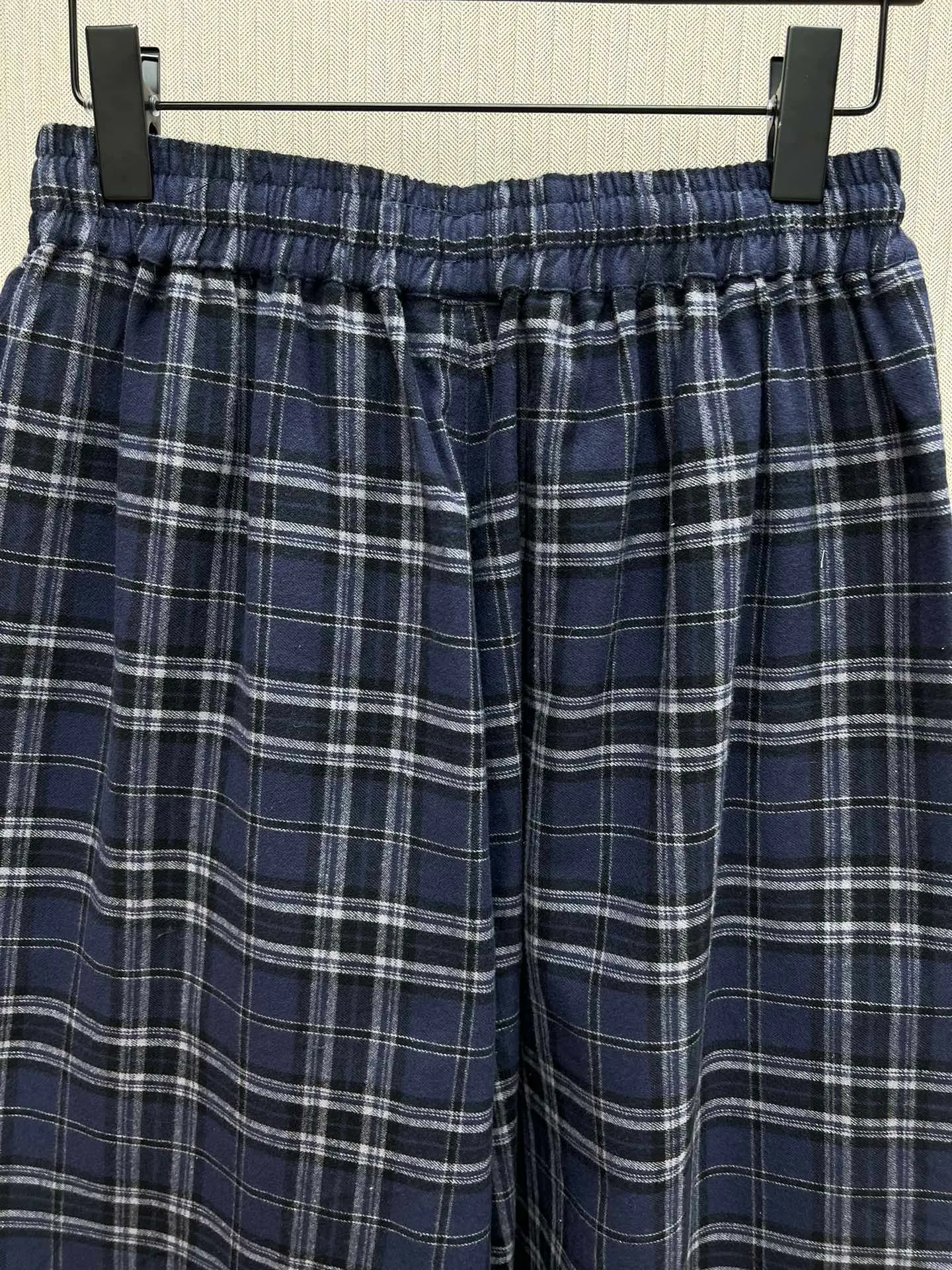 🅿️500 Paris 25ss new BAGGY trousers Navy blue and gray plaid flannel Baggy trousers High version Size: S.M.L.