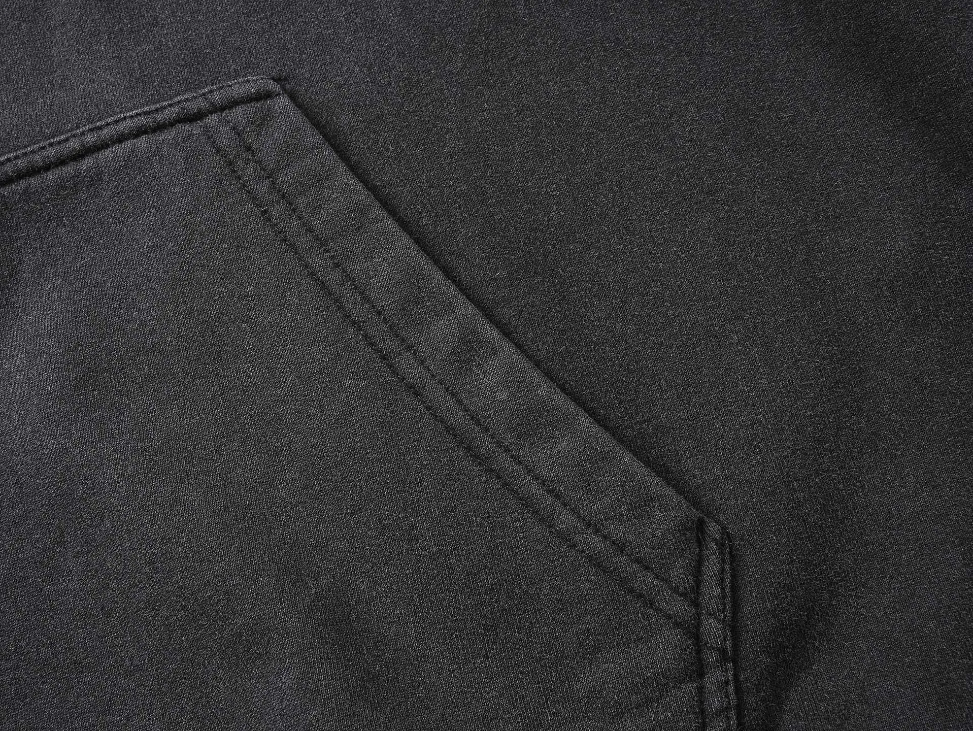 🅿️330 real photos [Top version. Official website quality] BALENCI*GA/26 new model. Paris co-branded puma series front printed washed hooded sweatshirt. SS26 latest model. Research and development at the first time, different market currencies. Comparisons welcome. The fabric is made of Paris ZP custom-woven and dyed cotton sweatshirt. Weighing 460 grams, the cloth surface is clean. The cloth pattern is clear, soft and comfortable. The threads are dyed with no color difference. The printing uses environmentally friendly imported rubber paddles, with clear letters and no burrs. Strong three-dimensional effect. Garment washing water. Jubie market currency. Welcome to compare. The version adopts OS loose shoulder design. Same style for men and women. Code: BL259920 Color: washed black, Size: XS S M L