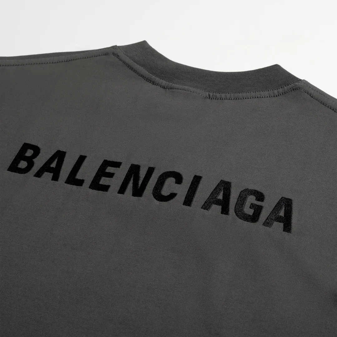 🅿️160 9102# Detailed picture Top version [[BALENCIA*GA] official website quality Paris new classic letter LOGO front and back embroidered short-sleeved T-shirt OS version loose dropped shoulders Unisex fabric: 260 grams 100% cotton double yarn Technology: front and back embroidery Garment washing Shape solid color Color: black white gray red Size: XS S M L