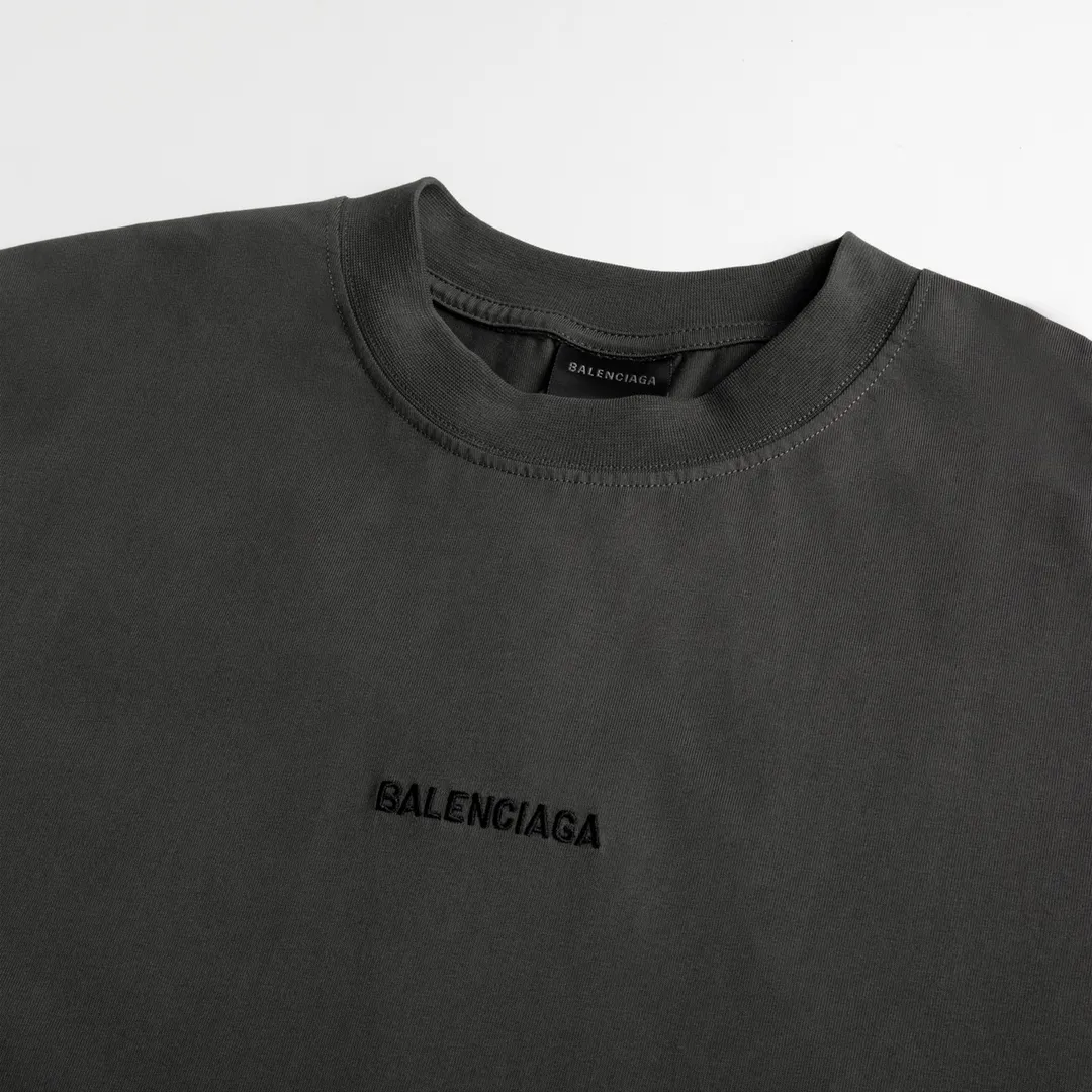 🅿️160 9102# Detailed picture Top version [[BALENCIA*GA] official website quality Paris new classic letter LOGO front and back embroidered short-sleeved T-shirt OS version loose dropped shoulders Unisex fabric: 260 grams 100% cotton double yarn Technology: front and back embroidery Garment washing Shape solid color Color: black white gray red Size: XS S M L