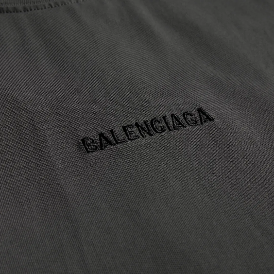 🅿️160 9102# Detailed picture Top version [[BALENCIA*GA] official website quality Paris new classic letter LOGO front and back embroidered short-sleeved T-shirt OS version loose dropped shoulders Unisex fabric: 260 grams 100% cotton double yarn Technology: front and back embroidery Garment washing Shape solid color Color: black white gray red Size: XS S M L