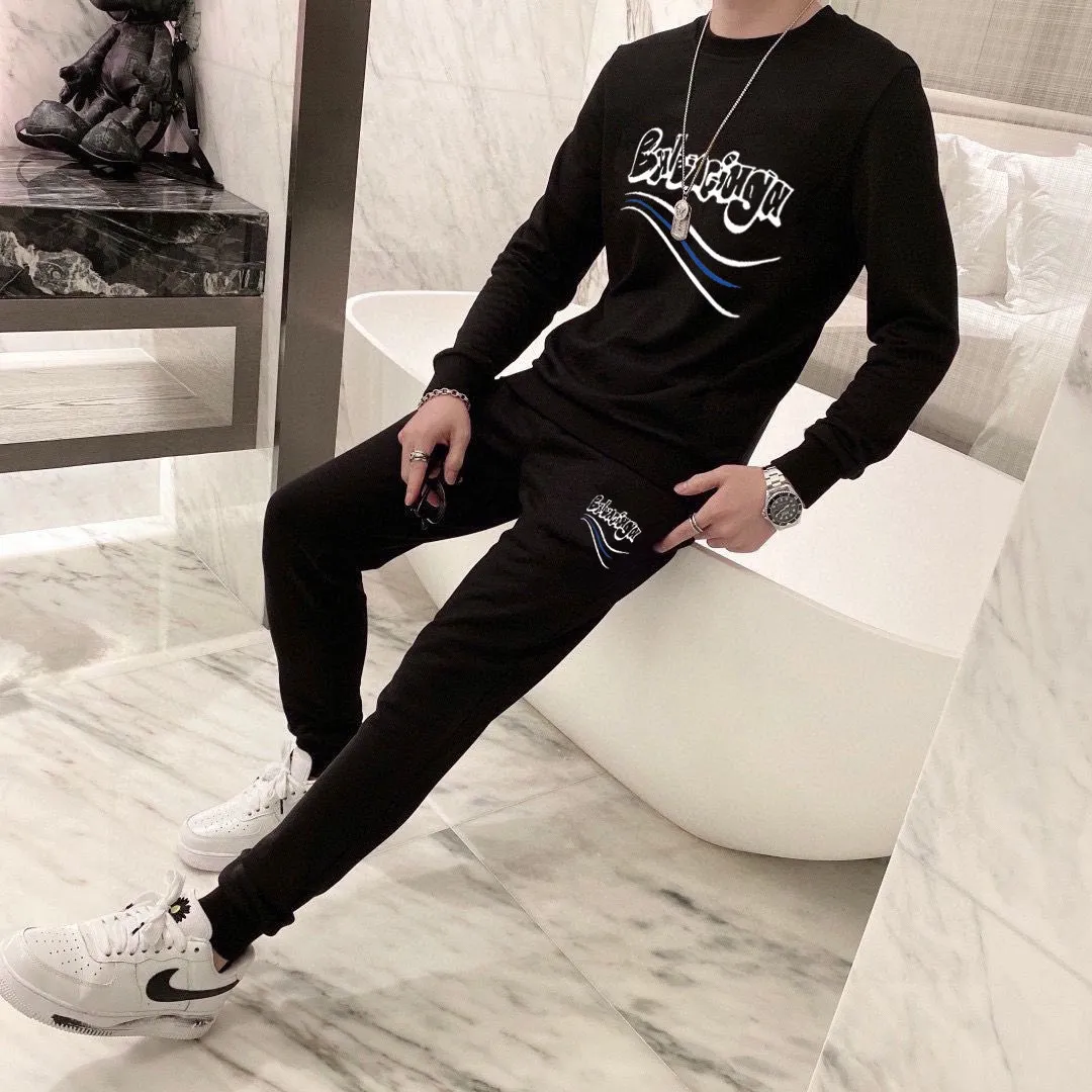 🅿️380 [BALENCIAGA] (Gospel for Fatty) hot-selling suit is coming. Focus on the original version of the official website. 2025 new hot-selling sweatshirt suit. The original order is the best. 🇭🇰The meticulous work of top designers. It has a fitting and perfect upper body effect. 100% natural high-quality Roman cotton, close-fitting comfort, noble and elegant! Original hardware embodies elegance and nobility! Counter size: M-5XL (maximum wear up to 220 pounds)