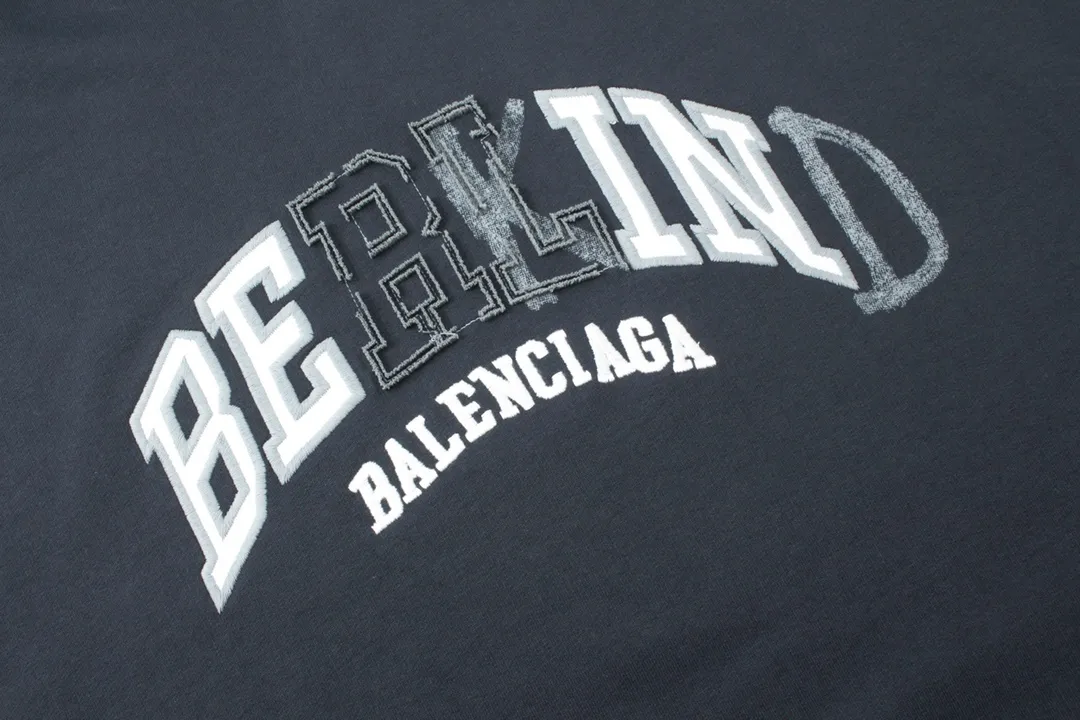 🅿️330 detailed pictures [Top version. Official website quality] BALENCI*GA/Paris BALENCI*GA#2024 latest model, classic letter LOGO graffiti. Toothbrush embroidery ready-to-wear distressed hooded sweatshirt. Brick cabinet synchronization. Genuine products are developed and developed in the first time. Welcome to compare! The fabric is made of Paris ZP custom-woven and dyed cotton sweatshirt. The weight is 450 grams. The cloth surface is clean. The cloth pattern is clear. It is soft and comfortable. It has good color fastness and is not easy to change color. The threads are woven and dyed with no color difference. The embroidery is done using imported Tajima embroidery machines. Over 10W needlework and extremely complex craftsmanship. The effect is three-dimensional and the lines are clear. No rough edges and lines. Ultra-high-tech embroidery. The hand-painted worn-out effect of ready-made garments. The version adopts OS loose shoulder design. Same style for men and women. Code: BL238030 Color: Dark blue gray. Floral gray. Washed blue Size: XS S M L