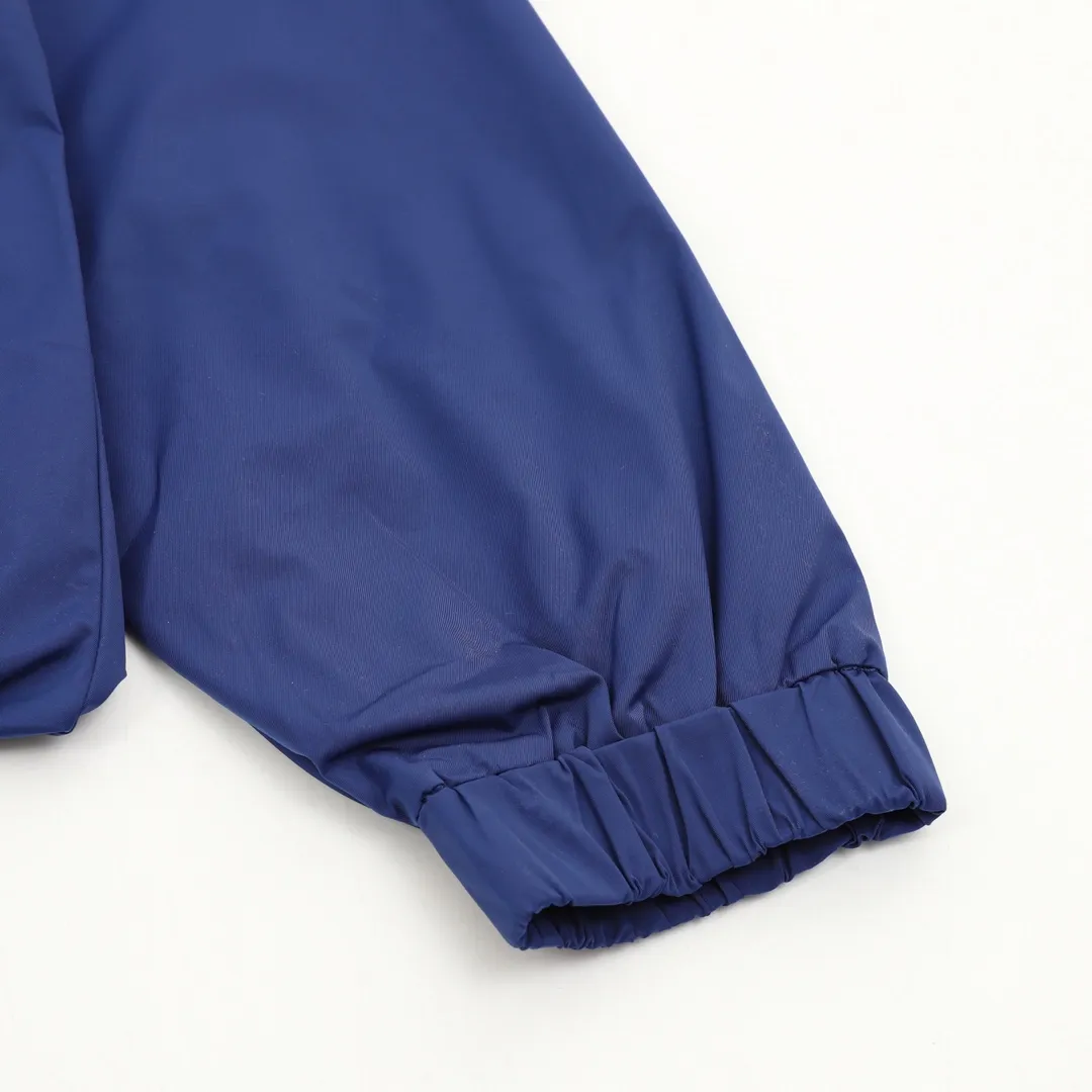 🅿️570 Balenciaga/Balenciaga spliced logo jacket is made of customized matt Taslan professional fabric, plus three-proof coating process, Teflon anti-fouling treatment, anti-oil stain and easy to clean, polyester high-density bird's eye mesh lining, three-dimensional circulation breathable structure, quick moisture export, anti-static treatment, more comfortable to wear in autumn and winter, imported environmentally friendly glue screen printing, custom hardware zipper double puller LOGO, custom accessories three labels Size: XS-L