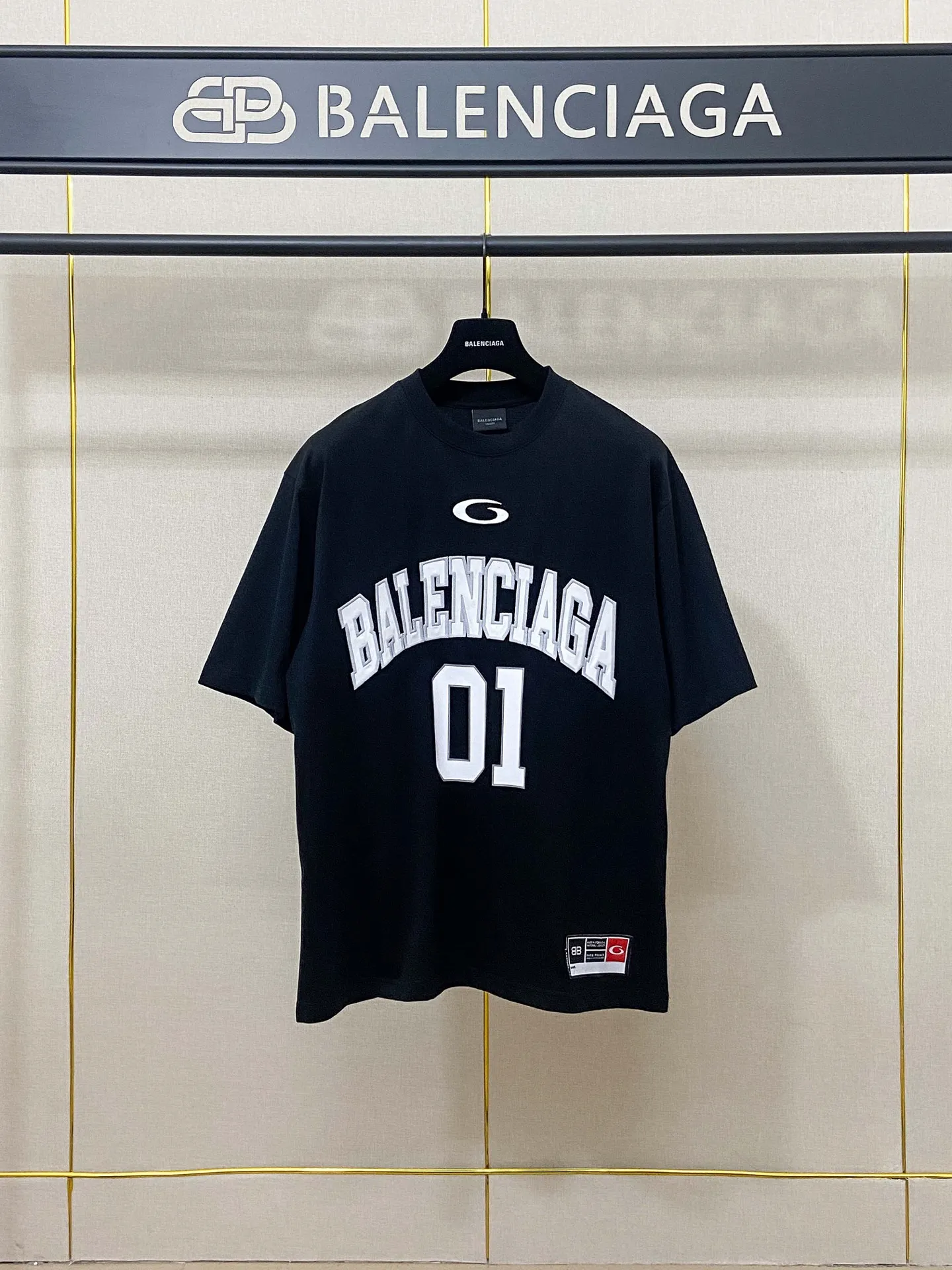 🅿️200 9180# Actual photo top version [[BALENCIA*GA] official website quality Paris new basketball jersey embroidered printed short-sleeved T-shirt OS version loose dropped shoulders Unisex style Fabric: 260g 100% cotton double yarn Process: embroidery printing on the front panel Car stamp in the lower left corner Back panel printing Garment washing Shaping Solid color Color: black white blue purple yellow Size: XS S M L