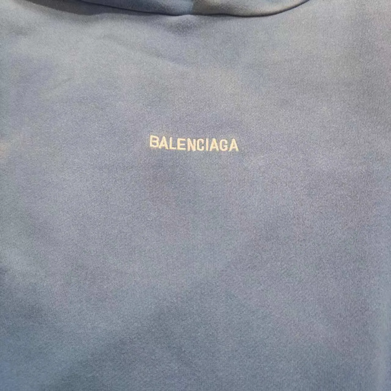 Top tested version - BALENCIAGA - Paris' new gradient color series, hooded sweatshirt with embroidered letter logo on the front and back, exclusive logo letter pattern on the front and back, heavy craftsmanship, simple but not simple, original development of custom-woven fabrics, using a specific weight of 480g, process washing treatment, spray horse process, not easy to deform, soft texture, full of thickness, highly restored, imported Tajima machine heavy industry high-density embroidery on the chest, fine embroidery, three-dimensional effect, clear lines, no rough edges and miscellaneous threads Ultra-high craftsmanship embroidery, very high fullness, obvious concave and convex texture, OS dropped shoulders, loose version, same style for men and women, color: lavender, gradient blue, size: XS--L P:480