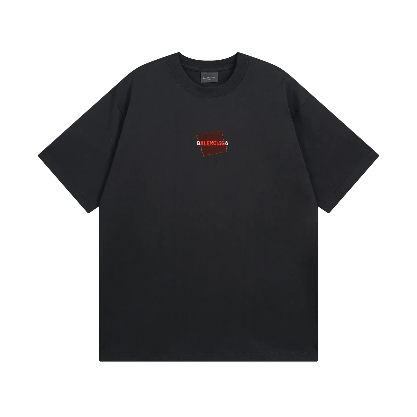 🅿️196 Actual pictures [Top version. Official website quality] BALENCI*GA/Paris #2025 new style front and rear letter LOGO embroidered tape taped short-sleeved T-shirt, full of design. Welcome to compare. The fabric is made of Paris ZP custom-woven and dyed cotton double yarn, weight 260 grams, clean cloth surface, clear cloth pattern, soft and comfortable. The threads are dyed with no color difference. The classic letter LOGO is embroidered with imported Tajima embroidery machine. The tape is stamped with imported transparent glue. The effect is three-dimensional. Restore the brick cabinet, adopt the OS loose shoulder version. Same style for men and women. Code: BL253662 Color: black, sky blue, white, floral gray Size: XS S M L