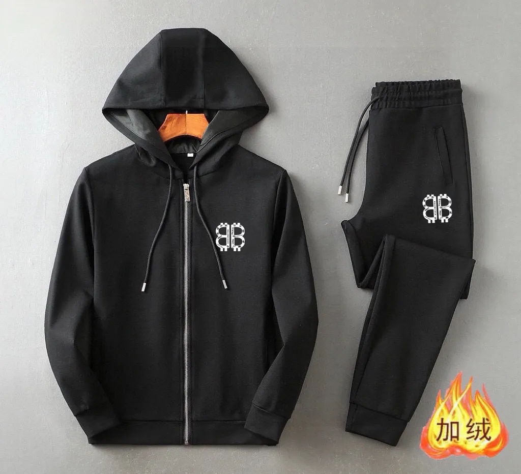 🅿️460 brand [BALENCIAGA] (velvet and thickened) 2025 autumn and winter new products, celebrities’ favorite fashion-flavored casual suits, clean and neat tailoring, full of urban style. Made of high-quality customized fabrics, the lining has excellent thermal insulation effect, feels soft and dry, and the upper body effect is crisp and stylish. The three-dimensional cutting process and the pattern are all of high standards, and the silhouette version has the right benefits! It is not tight at all, and you feel good when you put it on. So many top-quality raw materials create high-end products with unparalleled value. It is the first choice for high-end fashion people. (Size: M-4XL can wear up to 200 pounds)