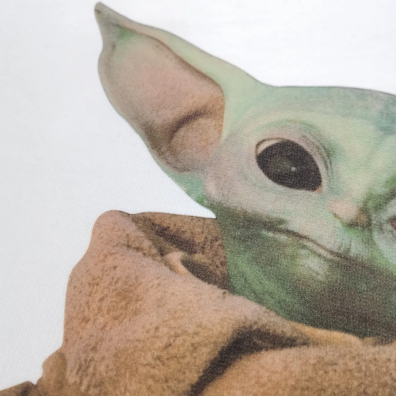 Additional details - the top proven version of BALENCIAGA Balenciaga The Mandalorian Baby Yoda pure cotton loose and breathable autumn and winter pure cotton hoodie sweatshirt for male and female couples Grogu, a character in the "Star Wars" series of film and television series, appeared in the American TV series "The Mandalorian". Grogu and Yoda are of the same race. Although he is still in the toddler stage, he is born with powerful force. This model is really explosive. The front piece is printed with Kornit digital direct printing. The color painting has an even transition of shades and a strong image. 3D restores the real texture of characters! The fabric is made of 480g imported knitted combed terry. The fabric is very silky, loose and drapey. Color: Black White Size: XS-L P:490
