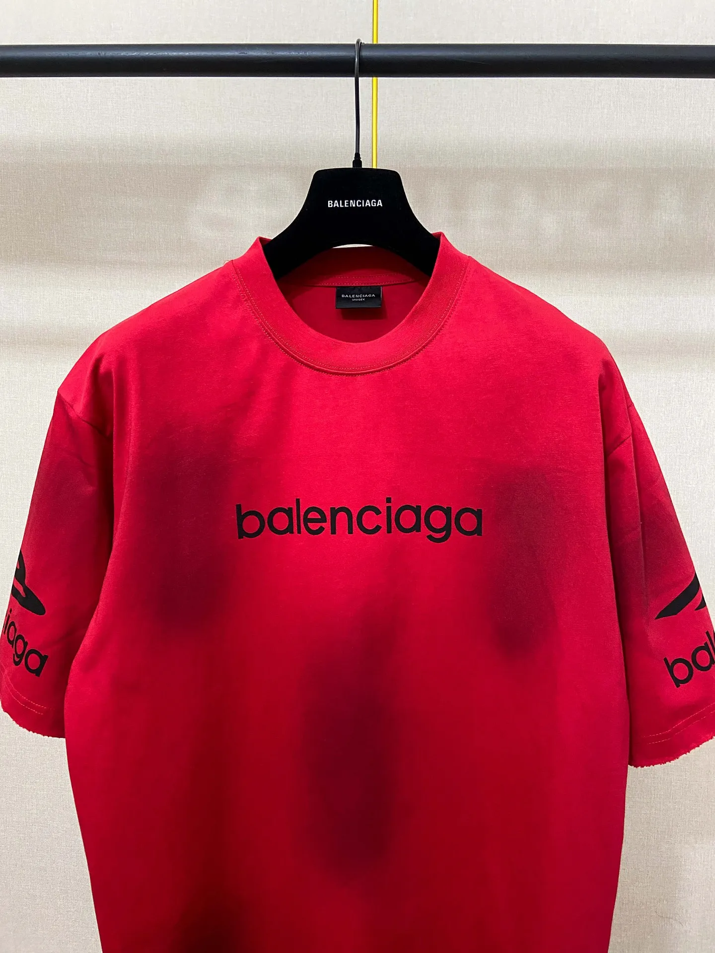 🅿️180 9187# Real shot top version [[BALENCIA*GA] official website quality Paris new ski series 3M artistic letter LOGO printed short-sleeved T-shirt OS version loose dropped shoulders Unisex style Fabric: 260g 100% cotton double yarn Technology: front and rear left and right sleeve printing Garment wash spray painting worn distressed shaping solid color Color: black white Red (red has different craftsmanship and different prices) Size: XS S M L