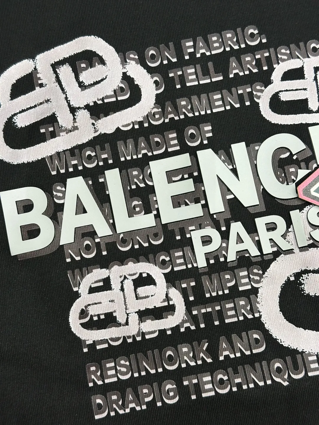 🅿️180 Balenciaga 2025SS spring and summer latest round neck fashionable short-sleeved T-shirt, official website synchronization, pure cotton fabric at the counter! Comfortable against the skin, durable and easy to wear, classic and simple logo design, meticulous original craftsmanship, a must-have item for handsome men, size M-XXXL